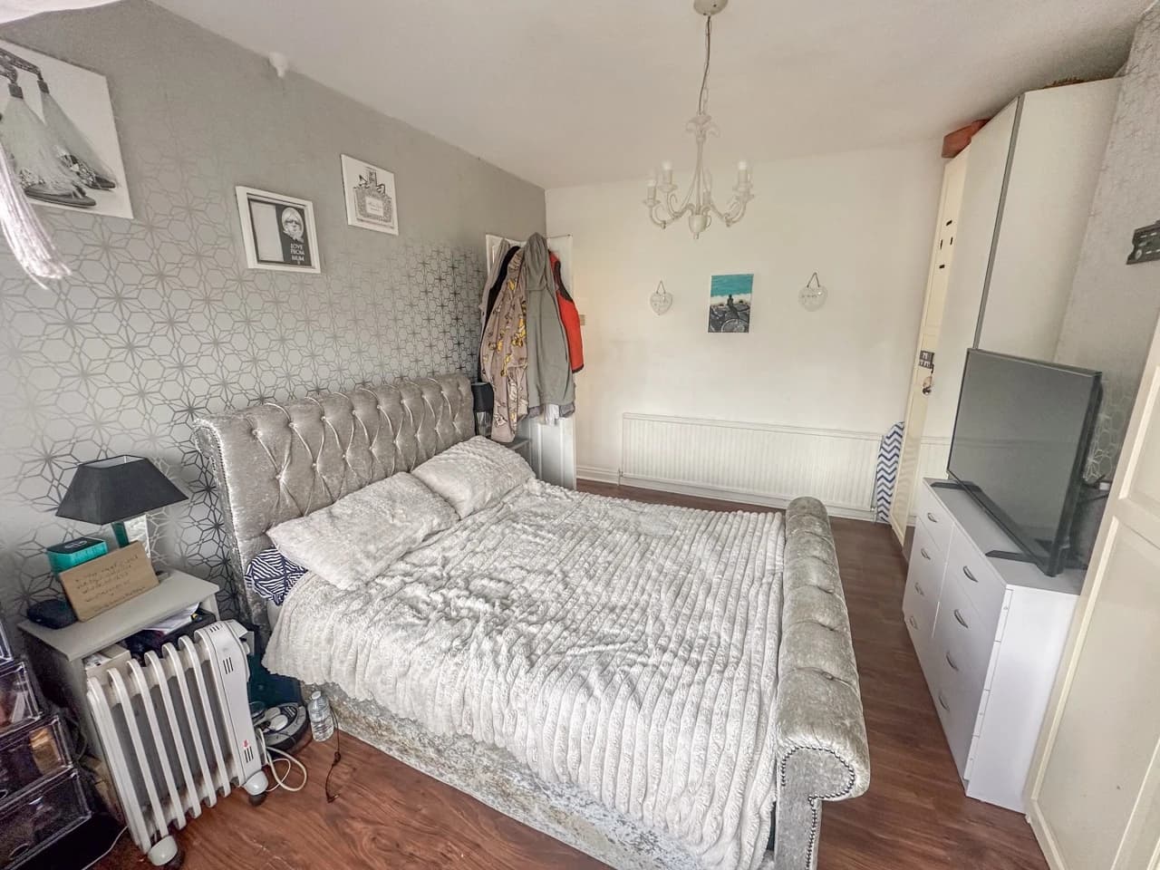 property photo 11 of 24