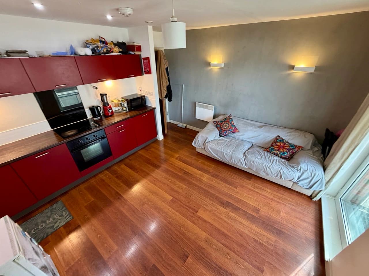 property photo 8 of 18