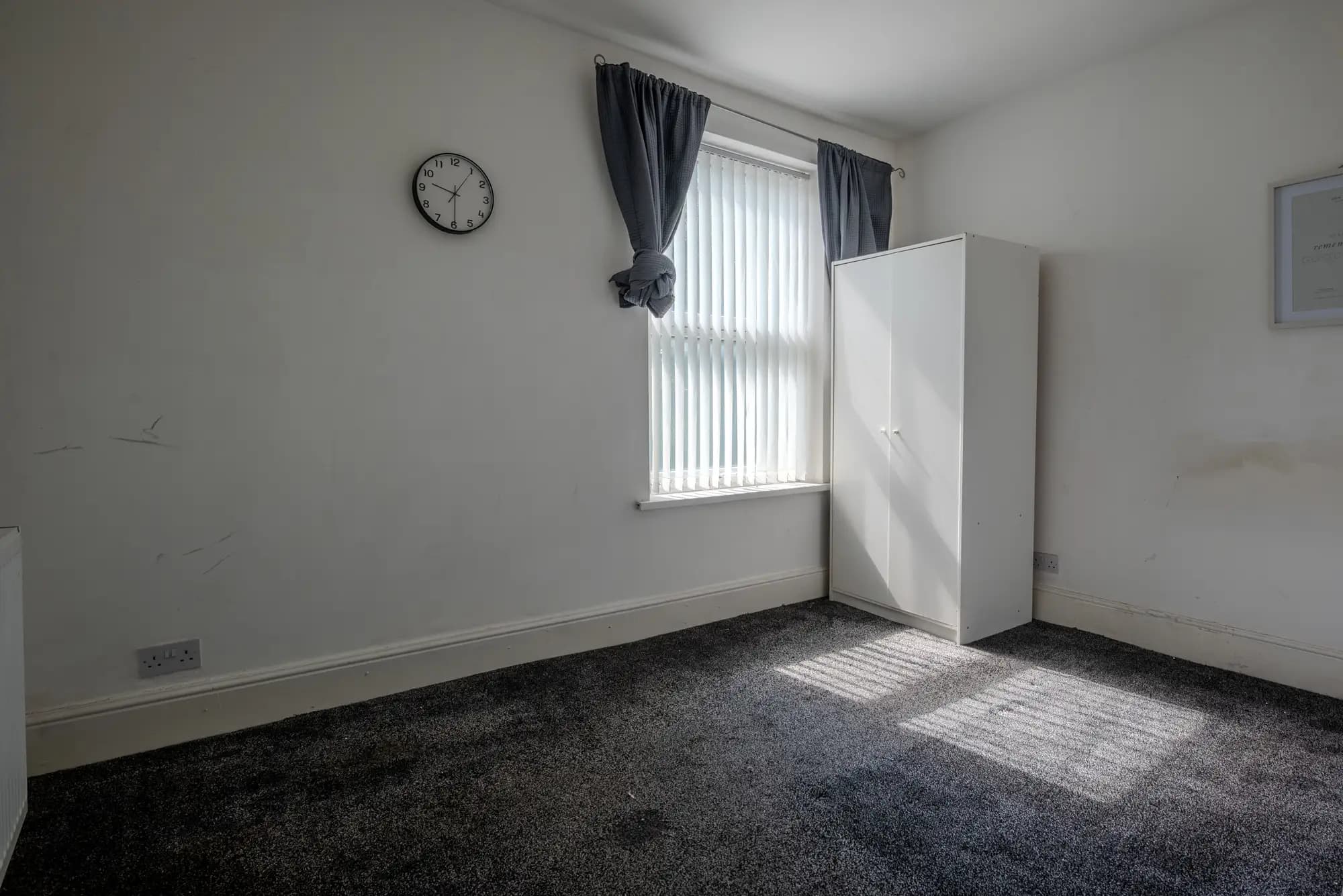 property photo 10 of 17
