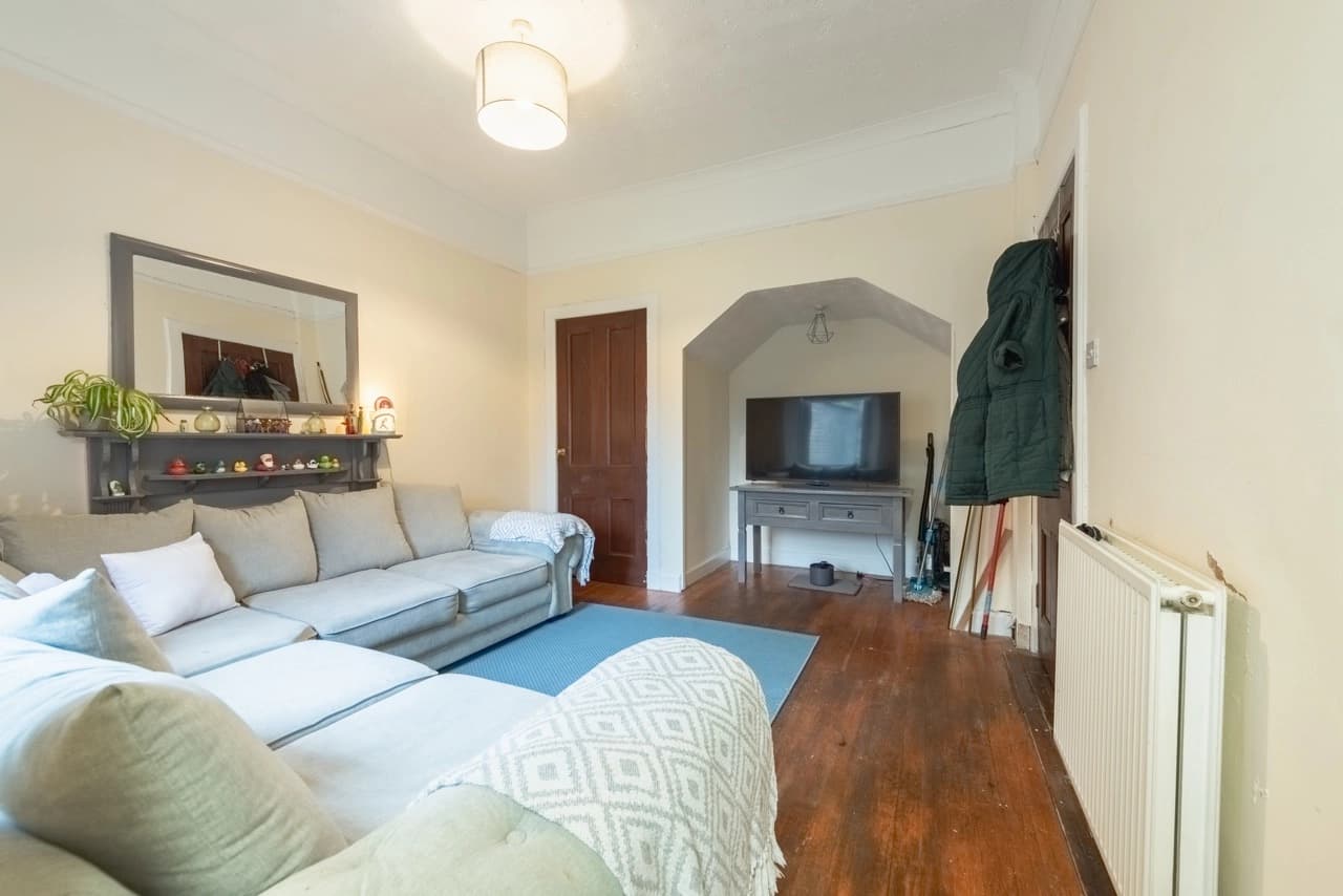 property photo 23 of 32