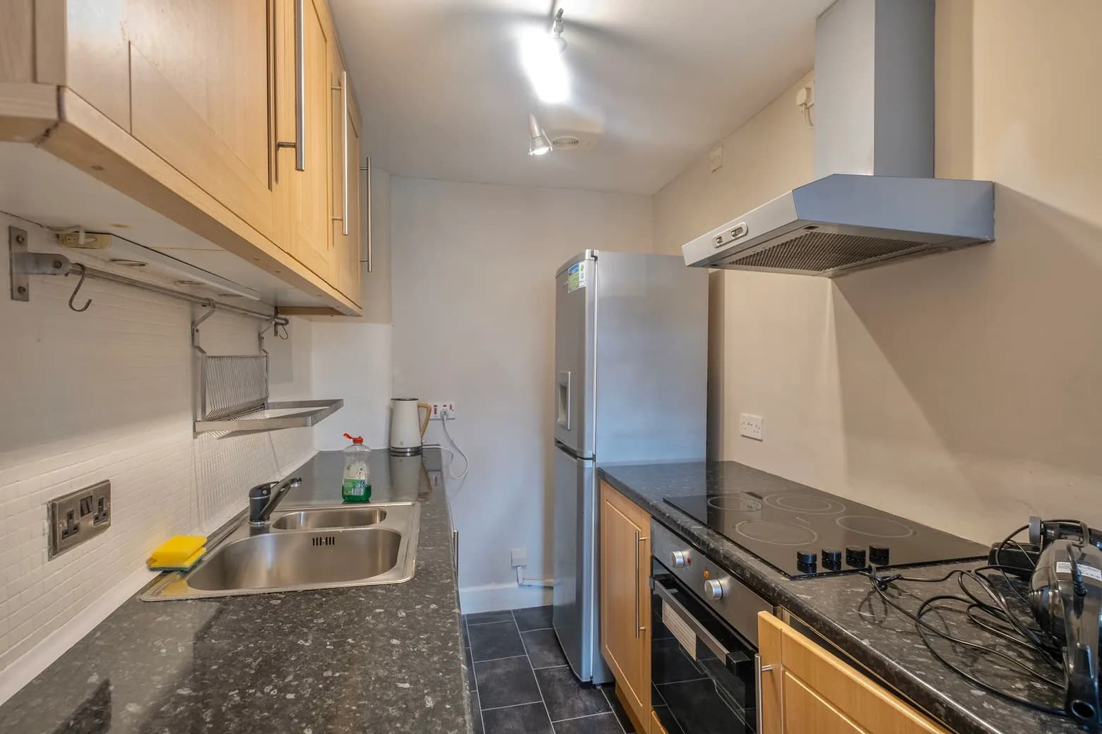 property photo 7 of 17