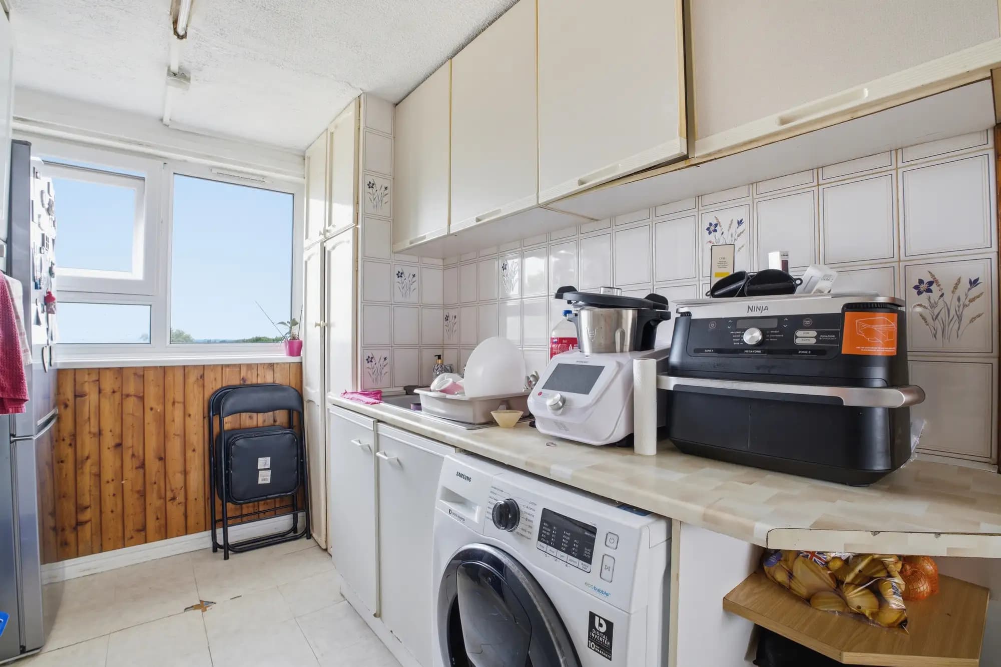 property photo 6 of 18