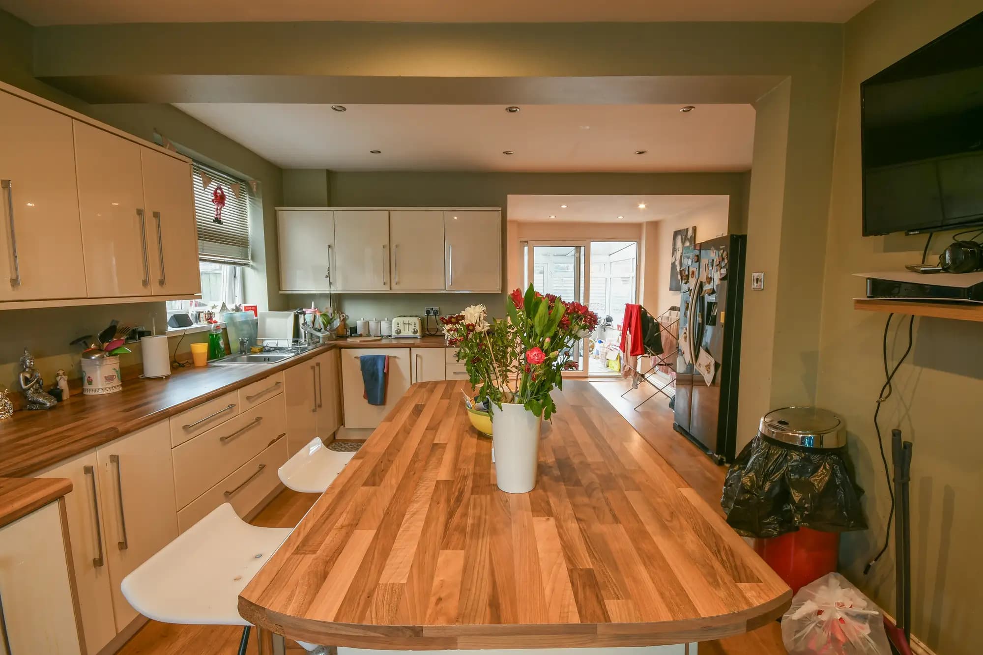 property photo 6 of 19