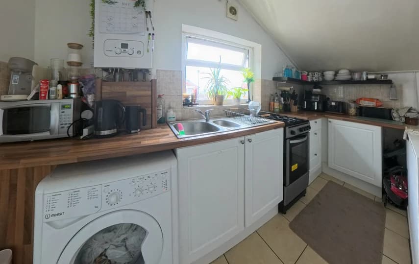 property photo 5 of 17