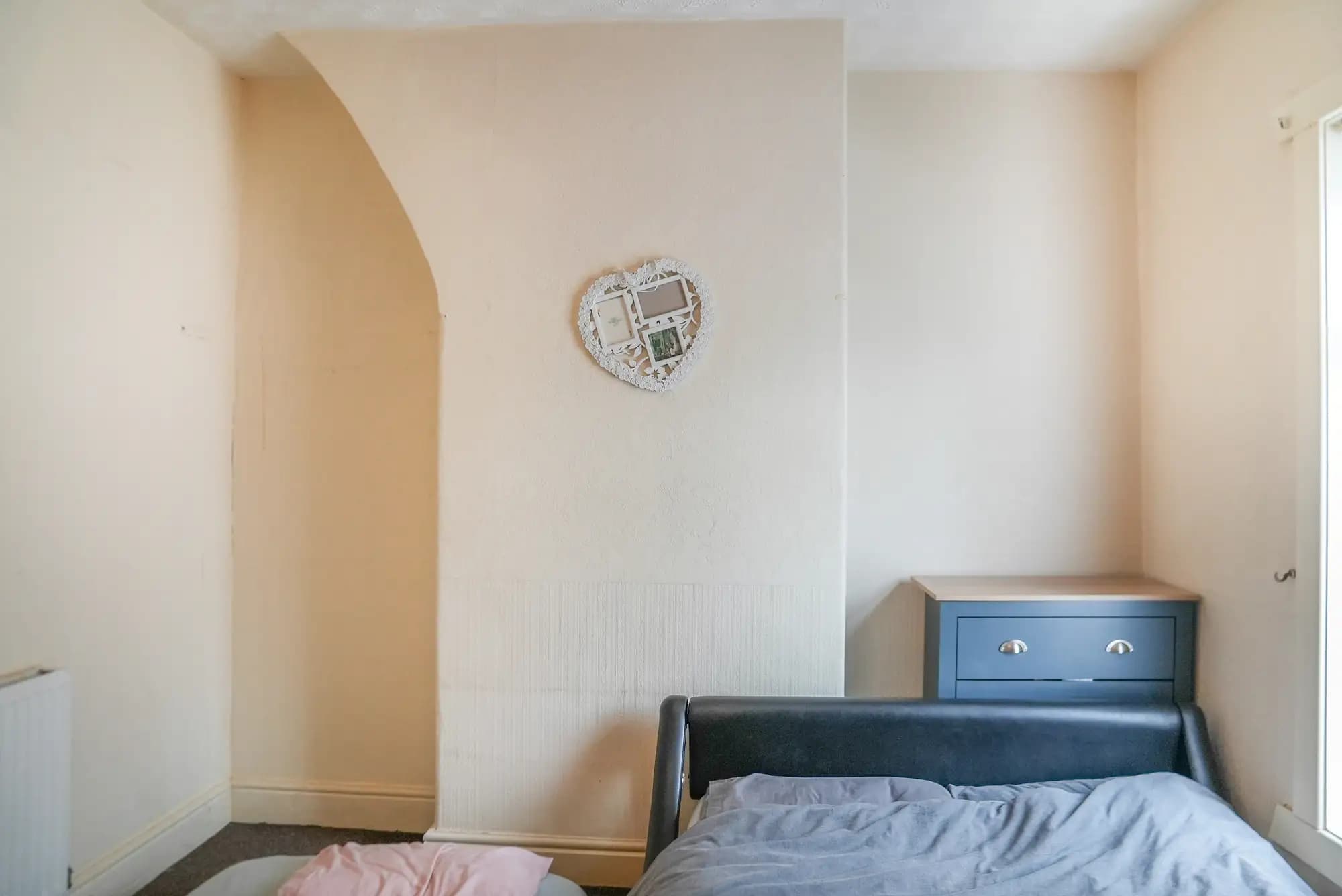 property photo 8 of 13