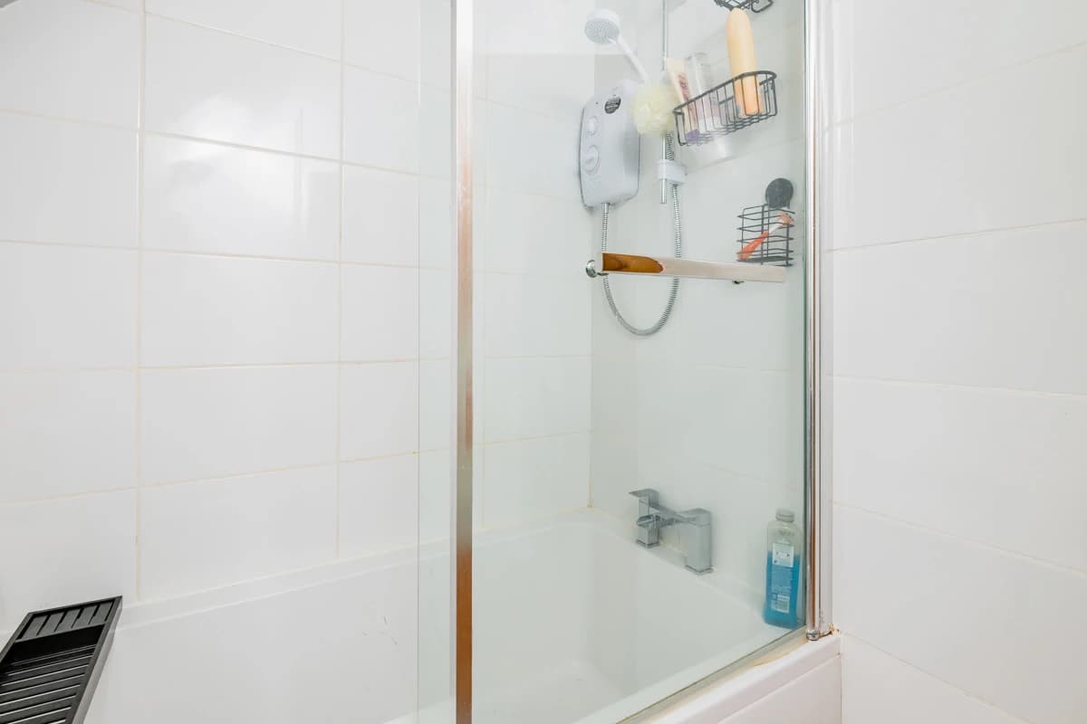 property photo 9 of 23