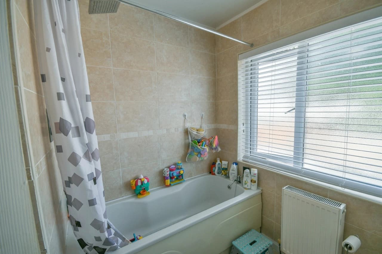 property photo 9 of 24