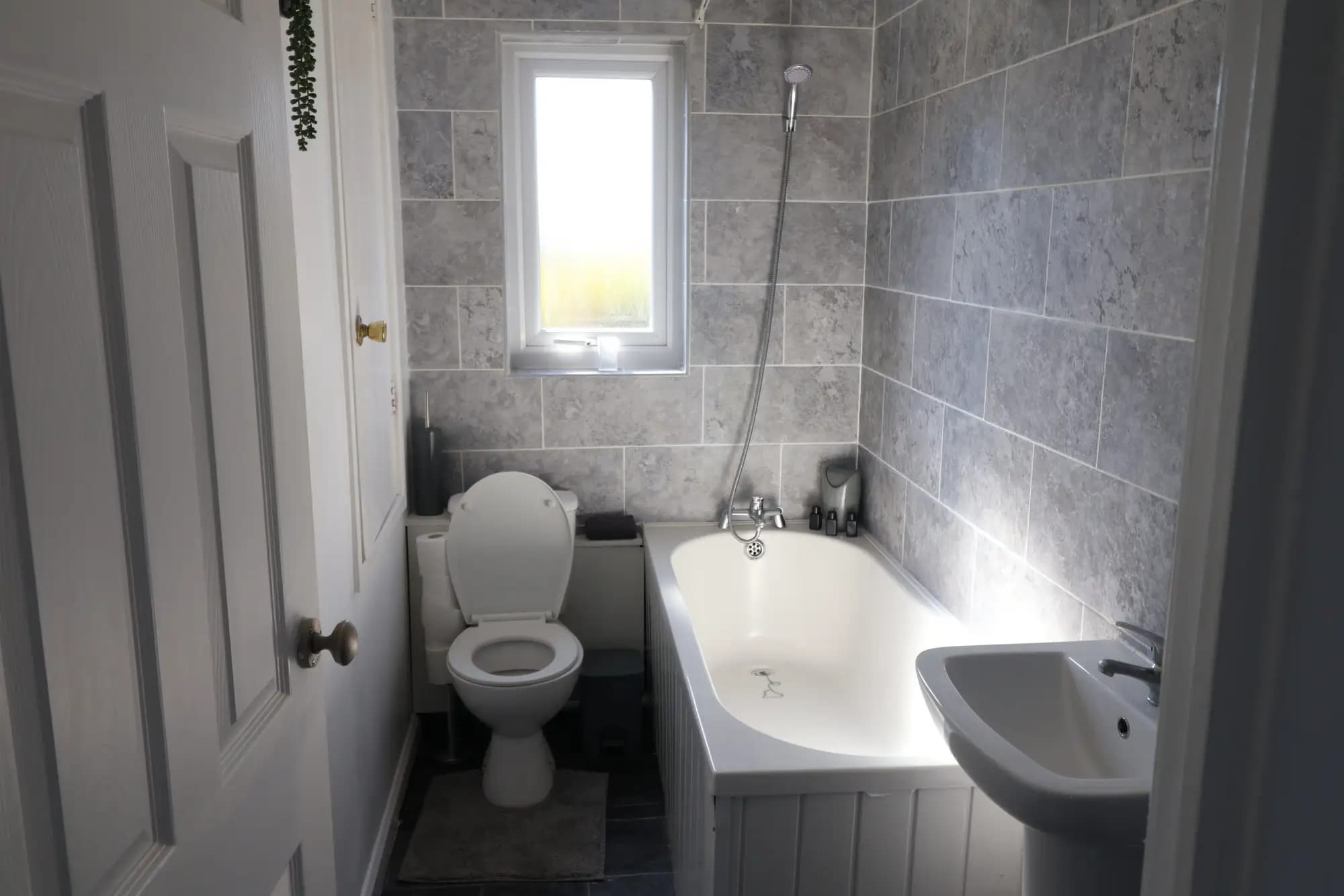 property photo 6 of 13