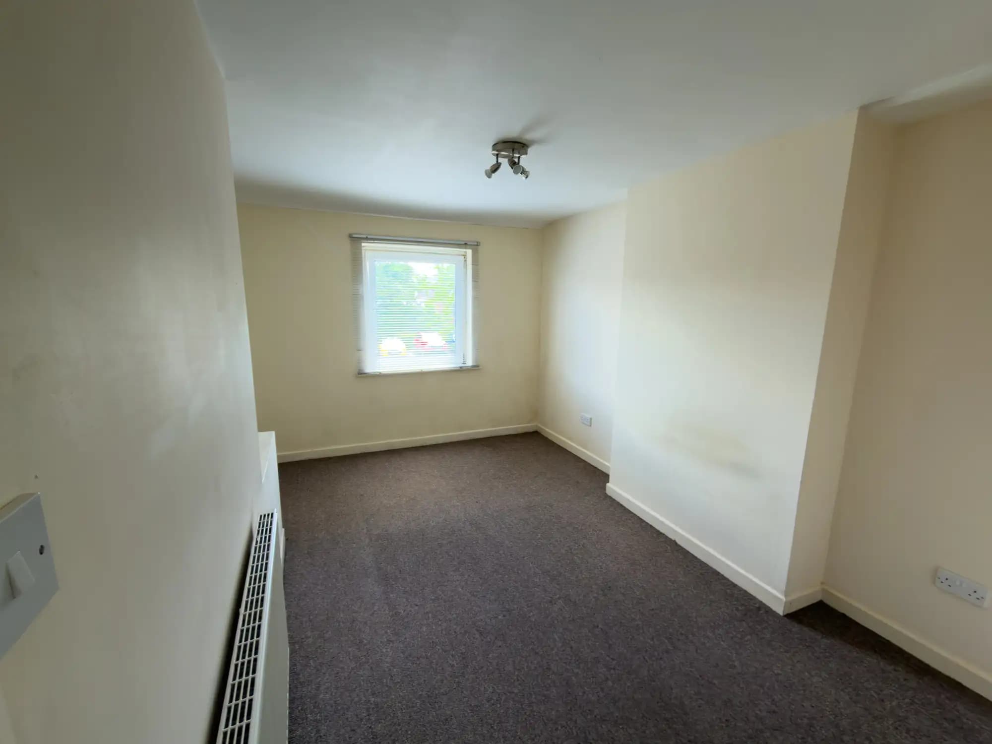 property photo 12 of 16