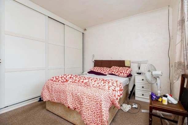 property photo 11 of 16