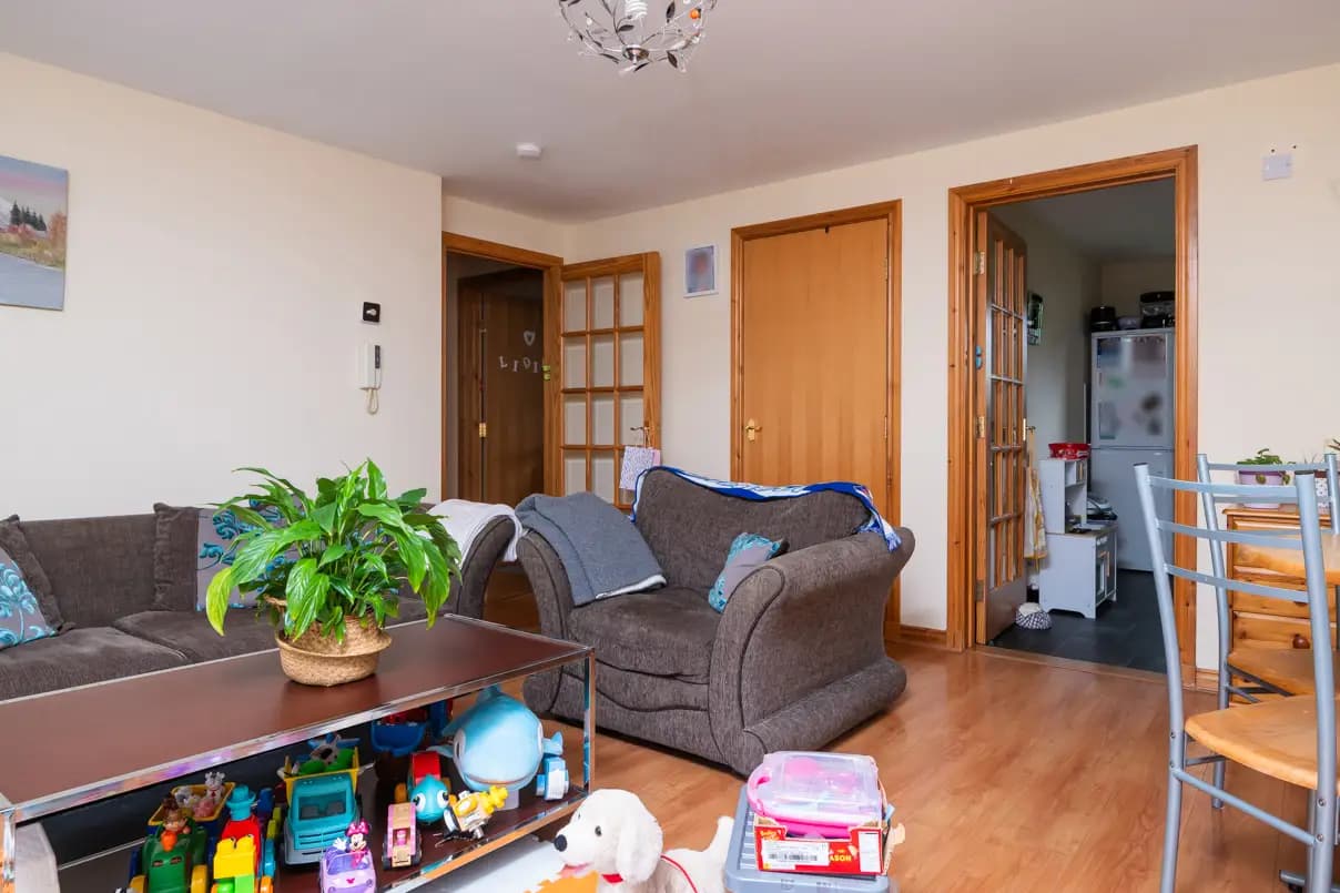 property photo 4 of 17