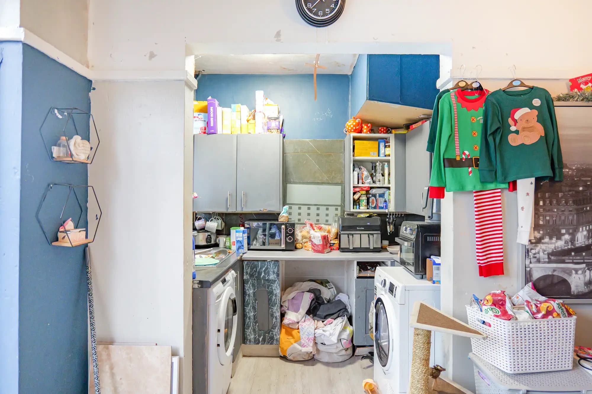 property photo 5 of 23