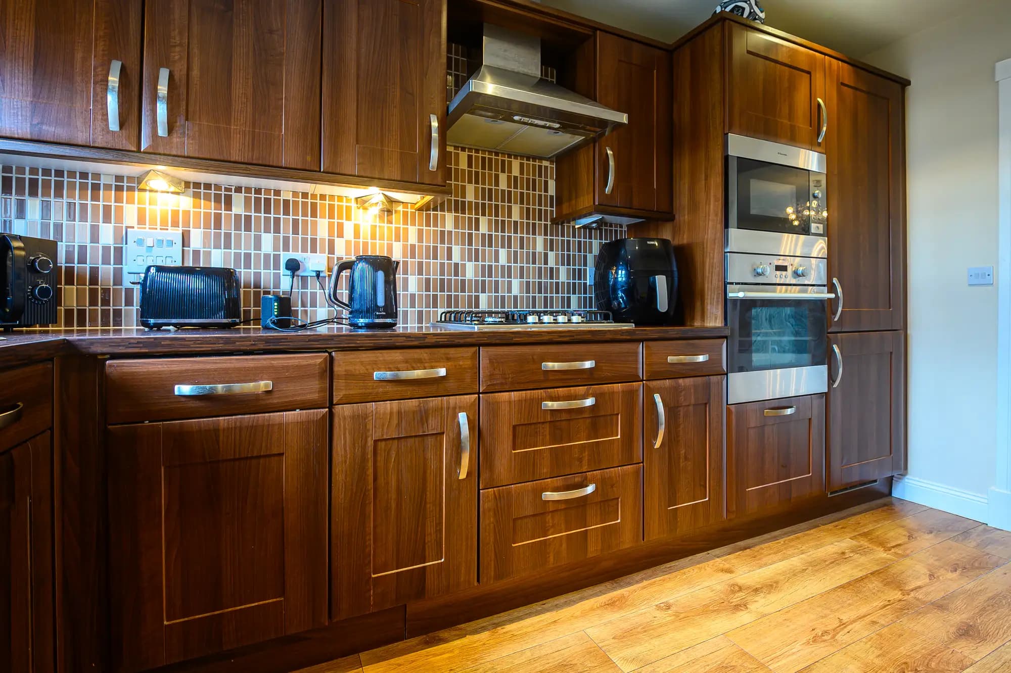 property photo 6 of 19