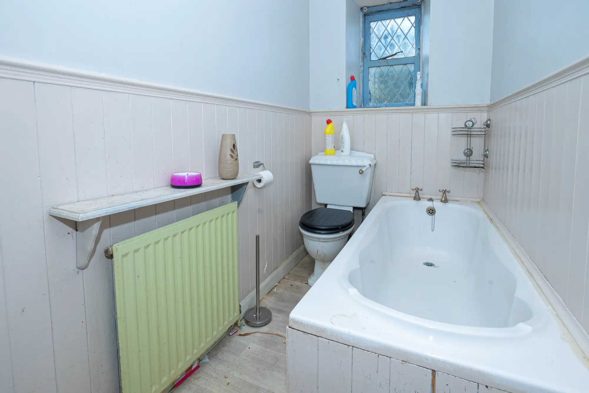 property photo 8 of 17