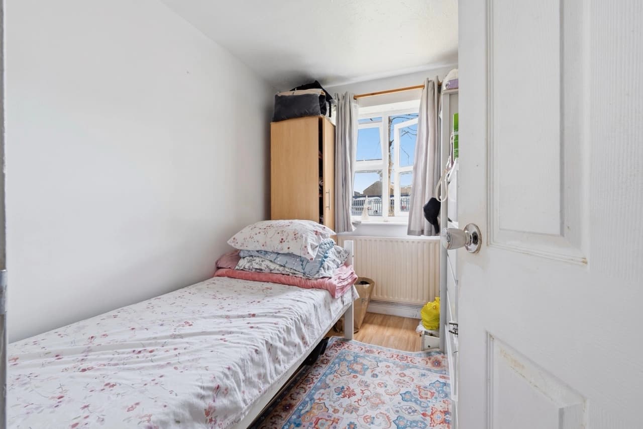 property photo 10 of 15
