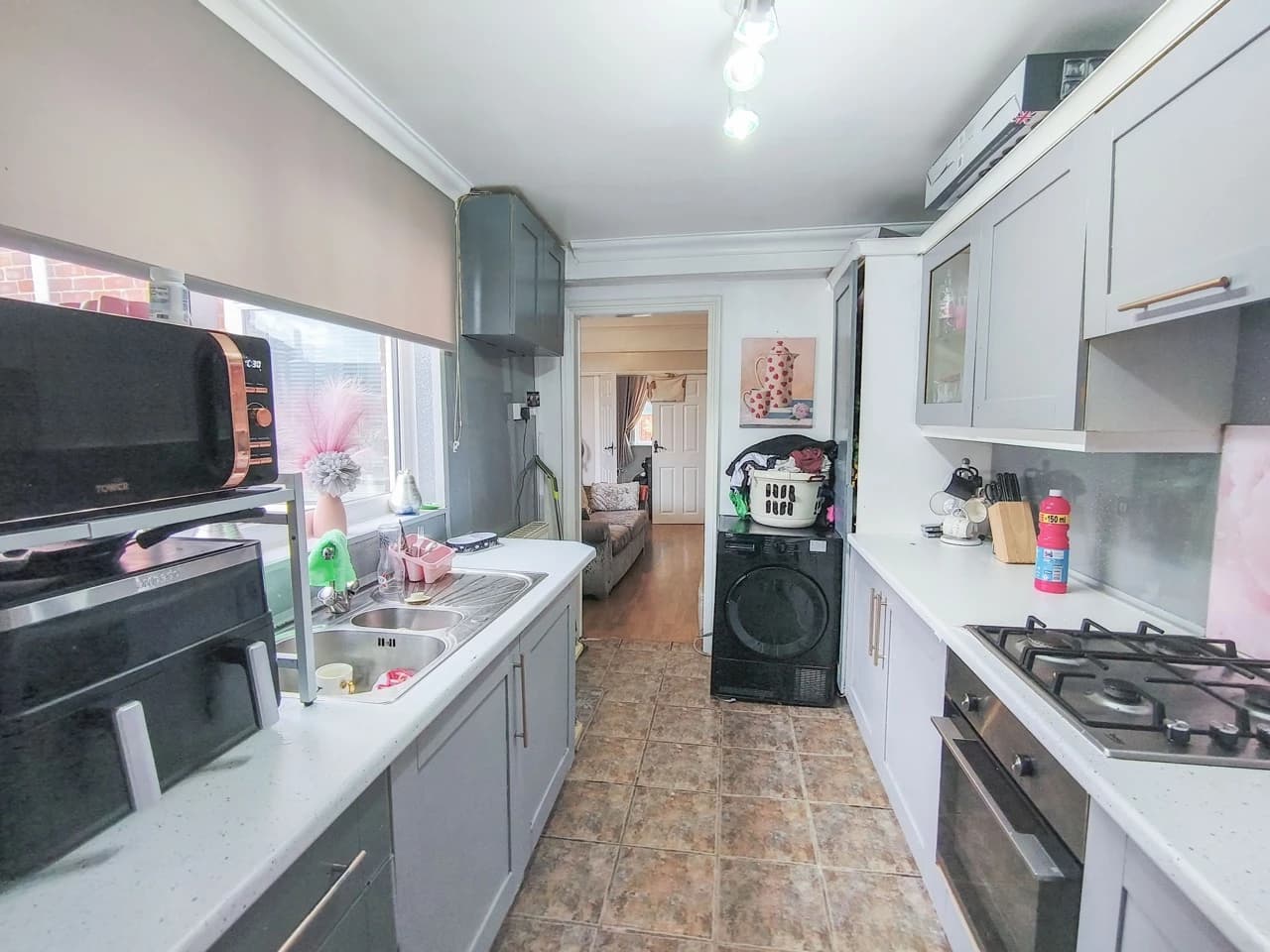 property photo 8 of 20