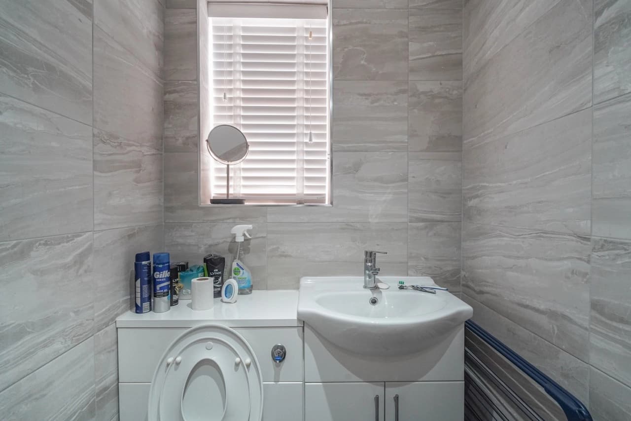 property photo 6 of 13