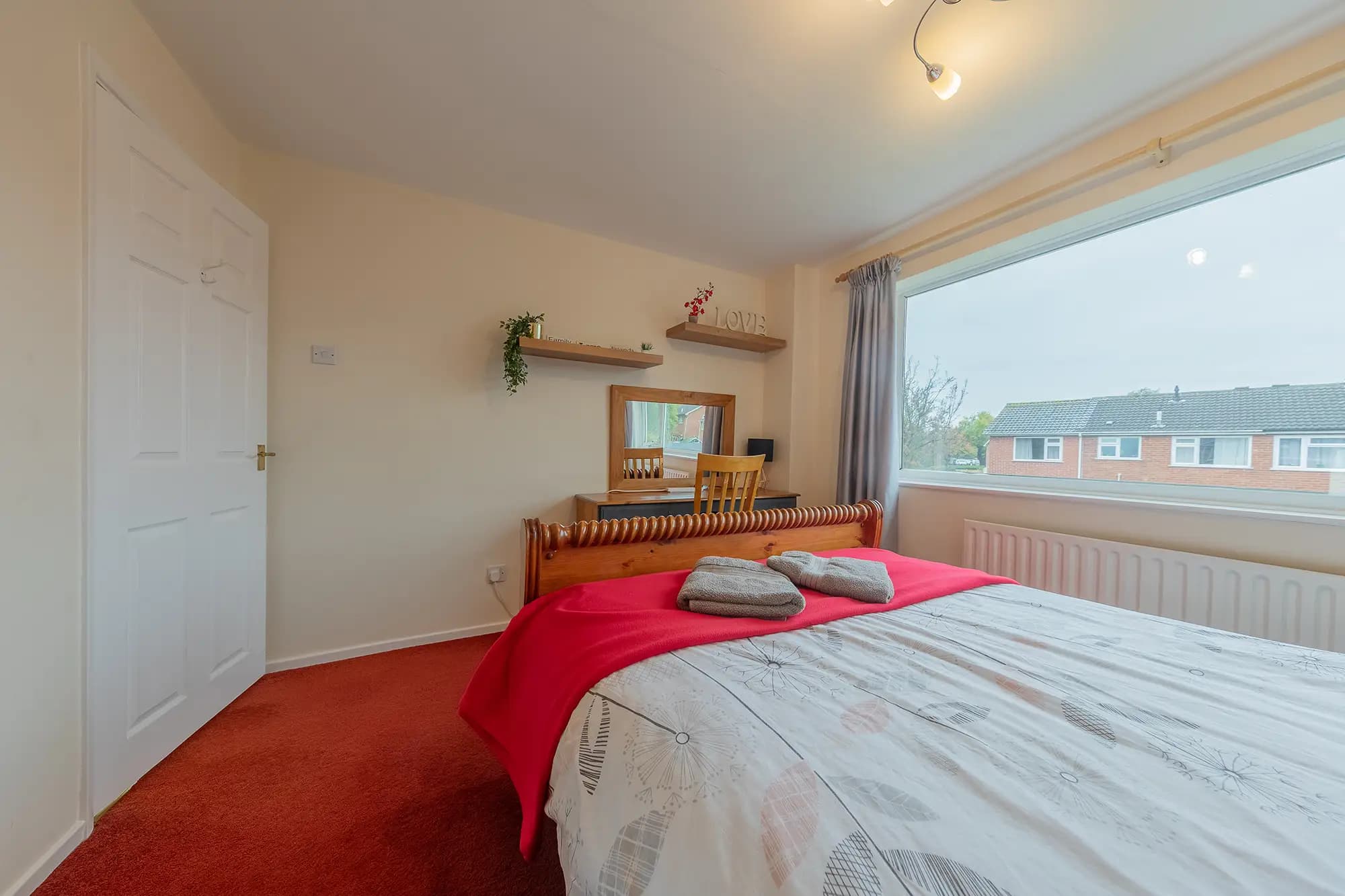 property photo 11 of 32