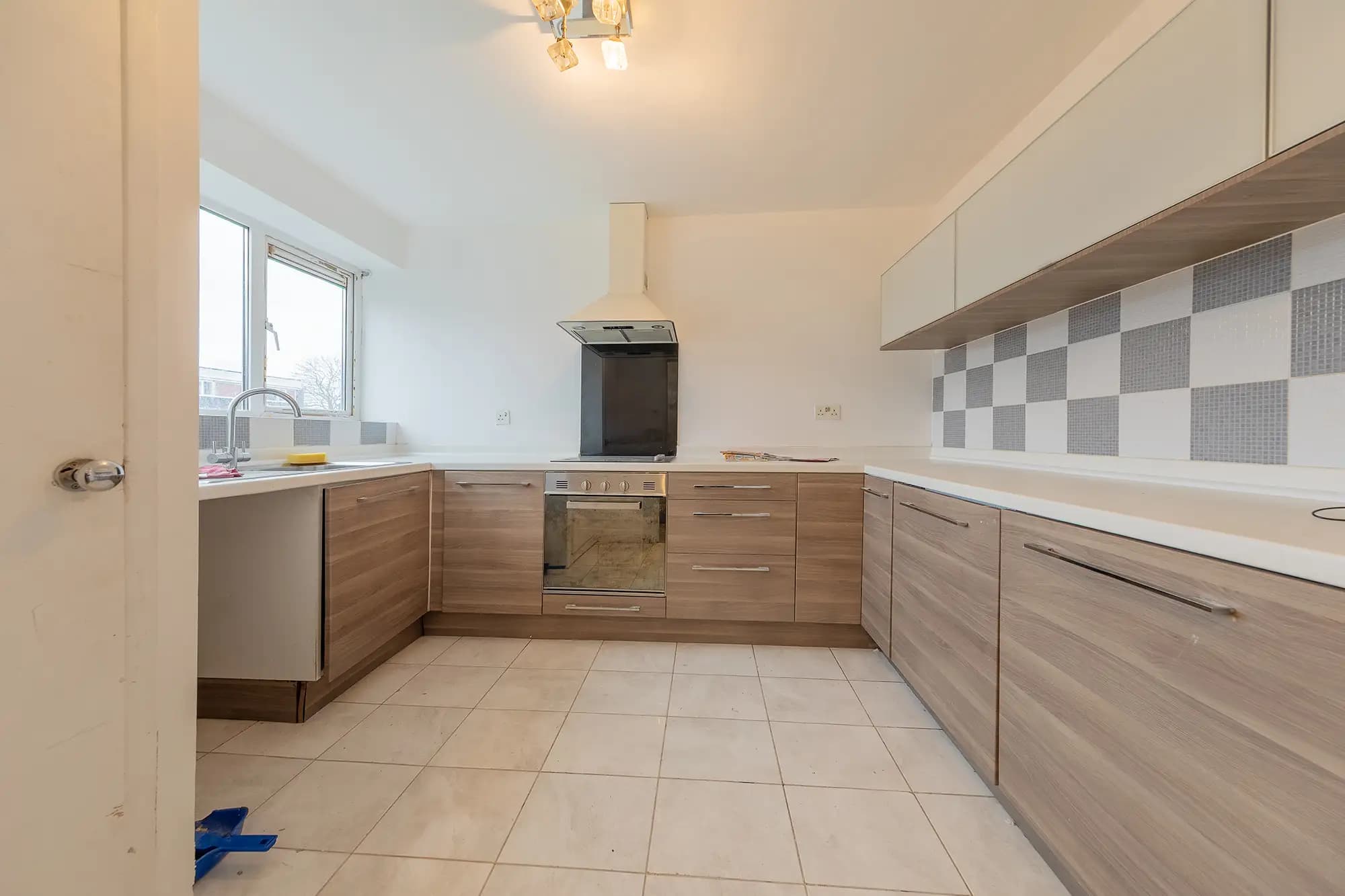 property photo 6 of 20