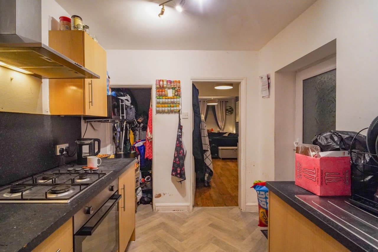 property photo 6 of 24