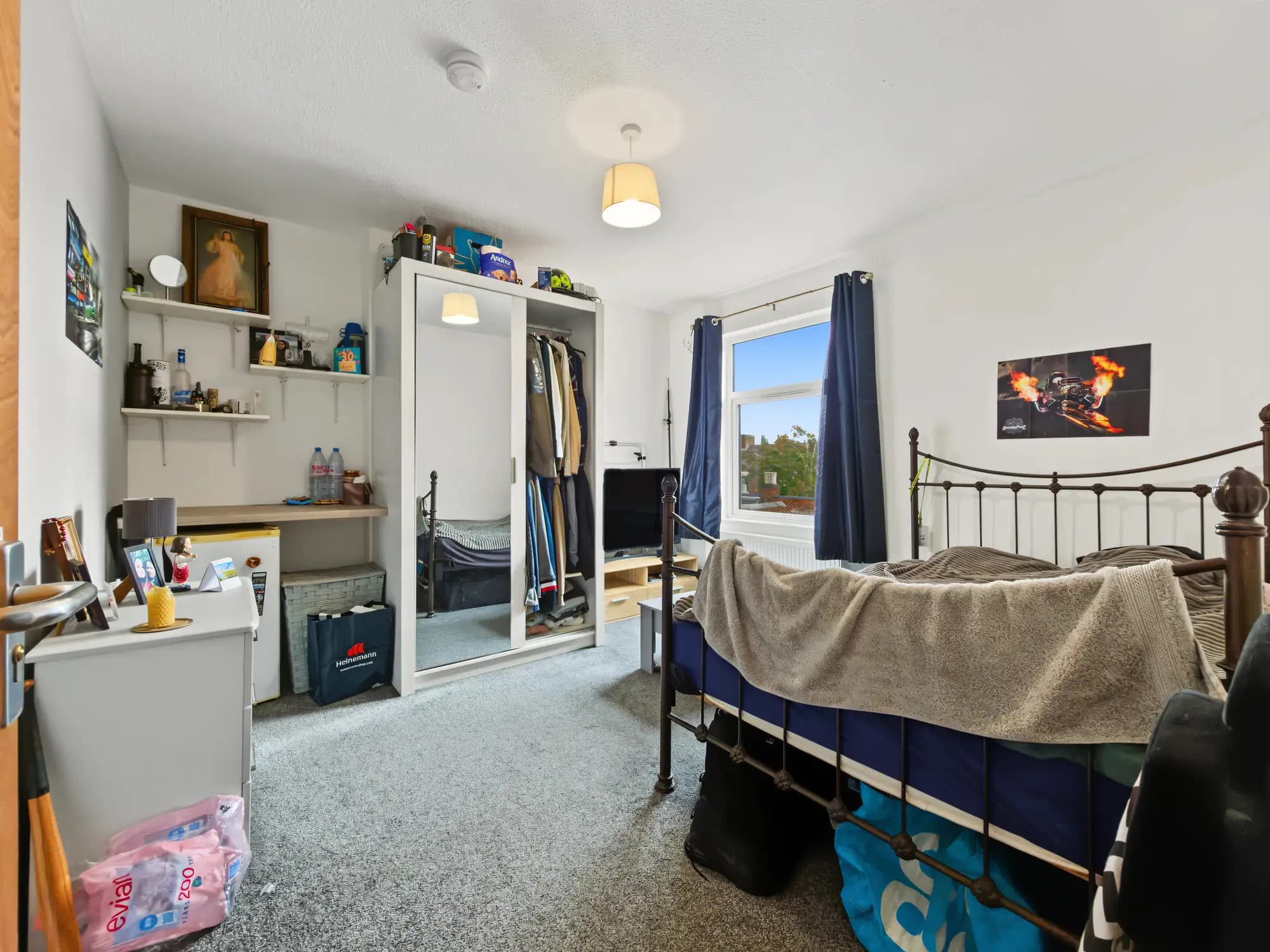 property photo 11 of 17