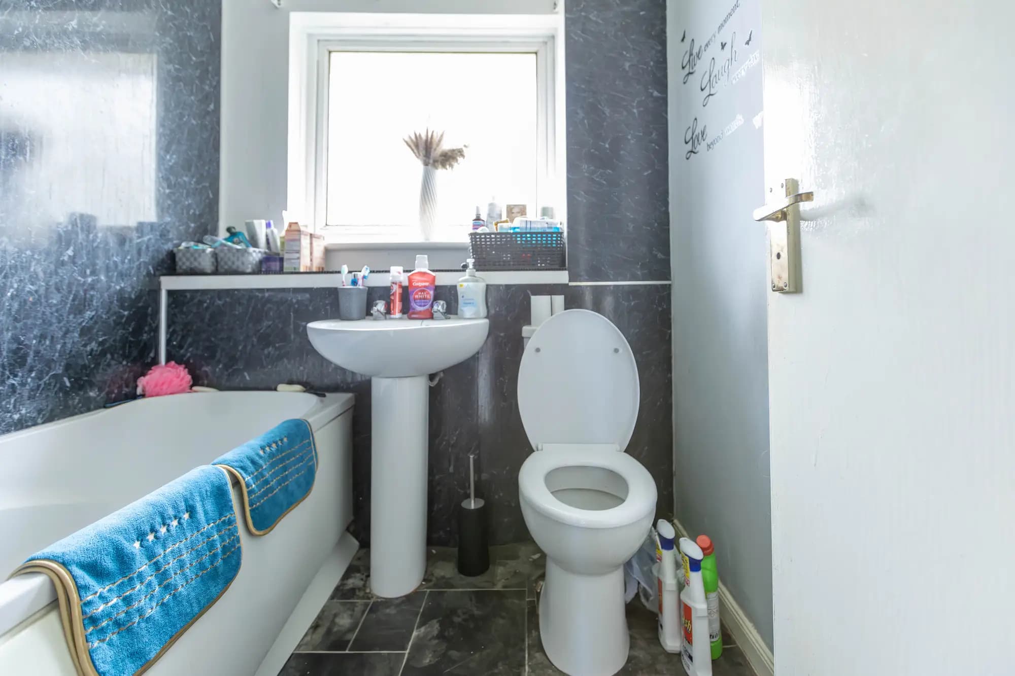 property photo 8 of 16