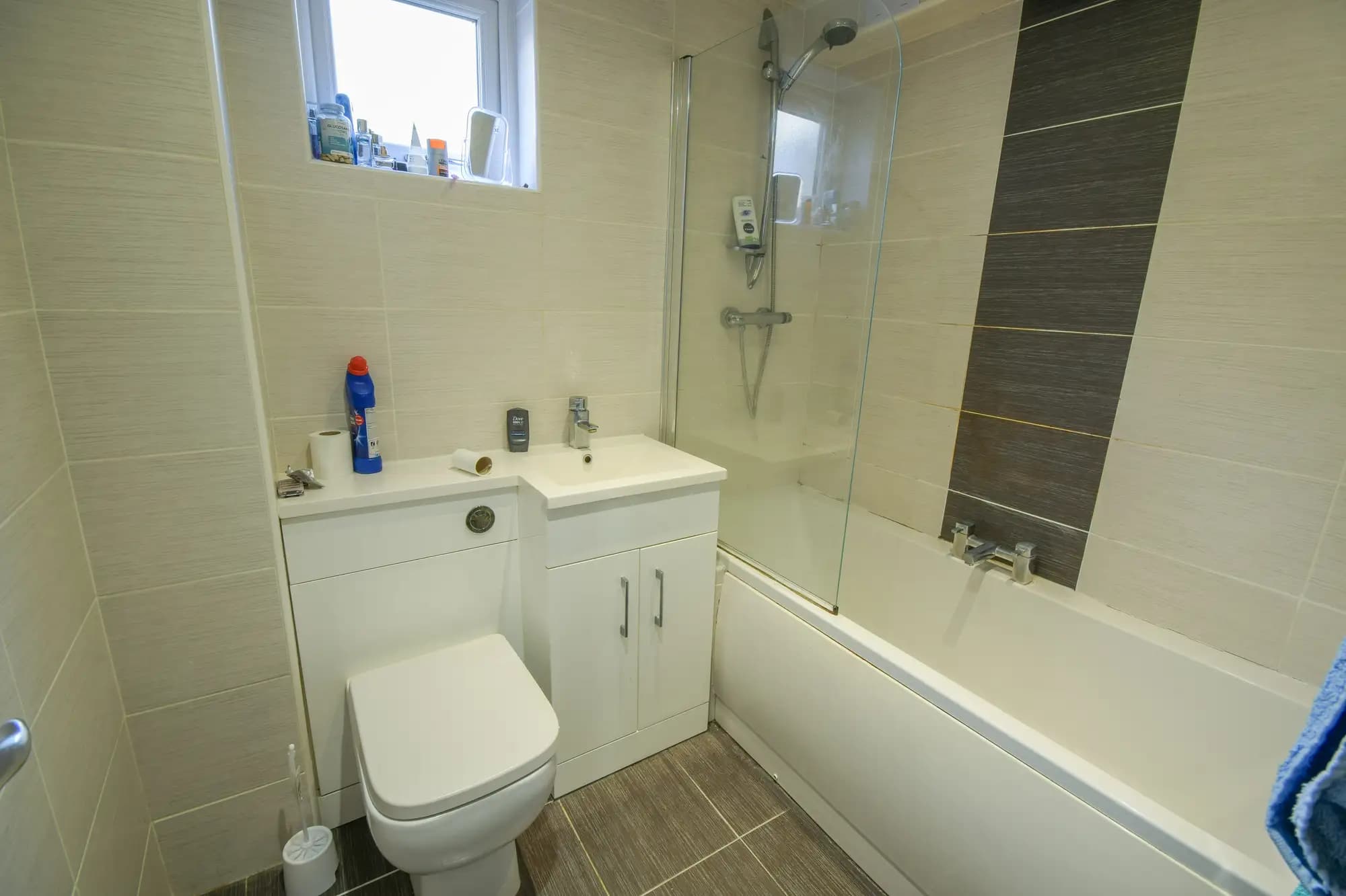 property photo 7 of 17