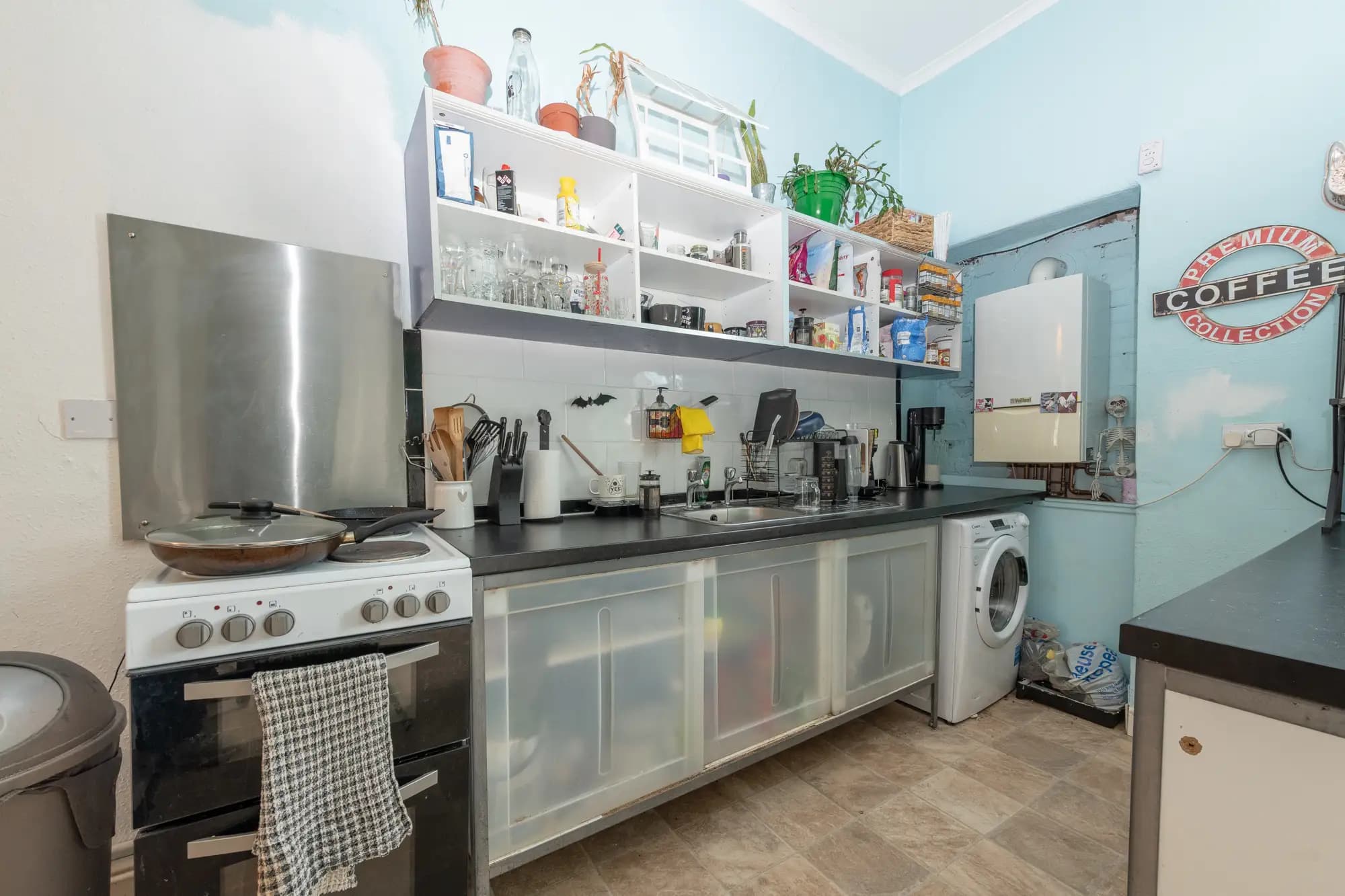 property photo 6 of 30