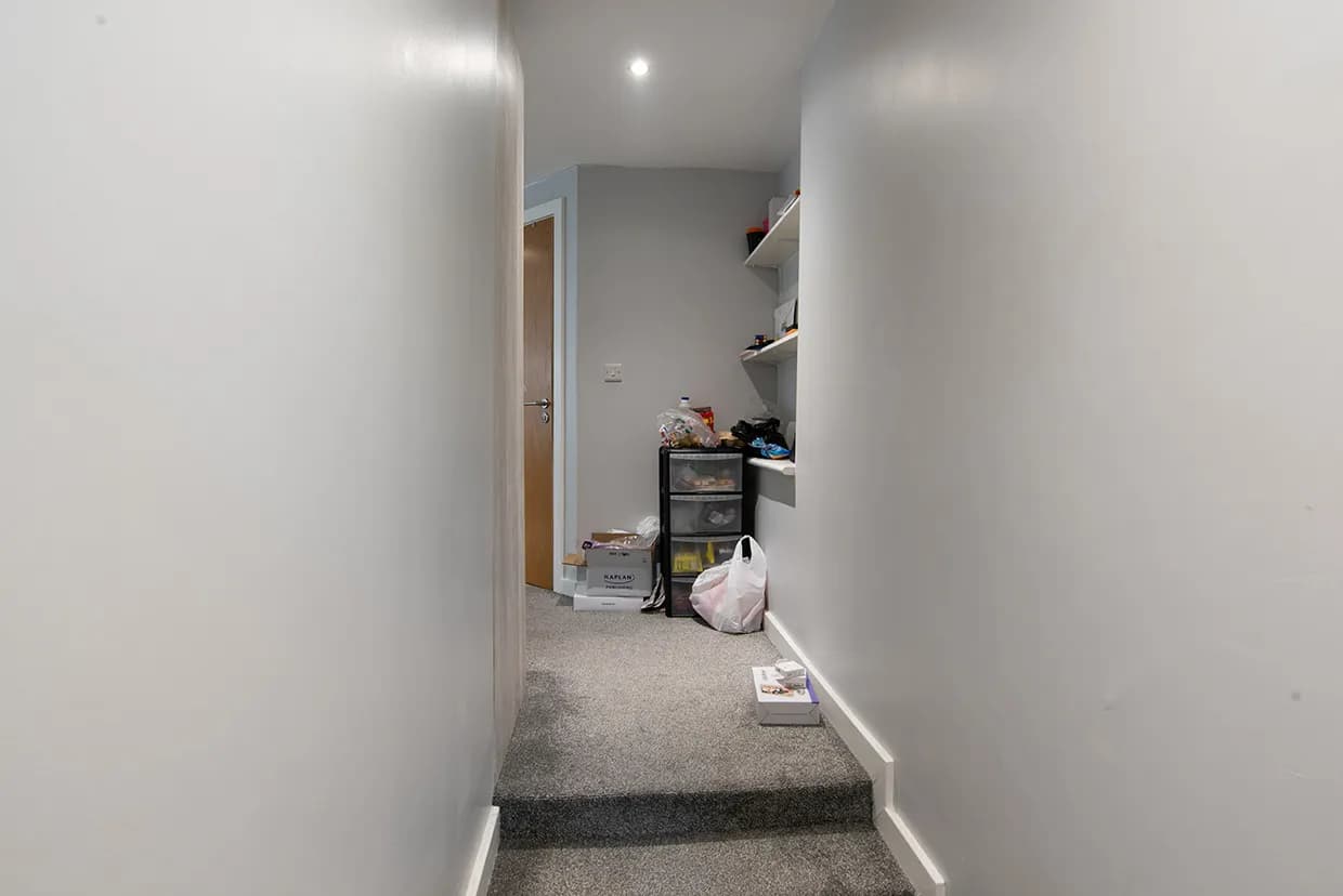 property photo 8 of 20