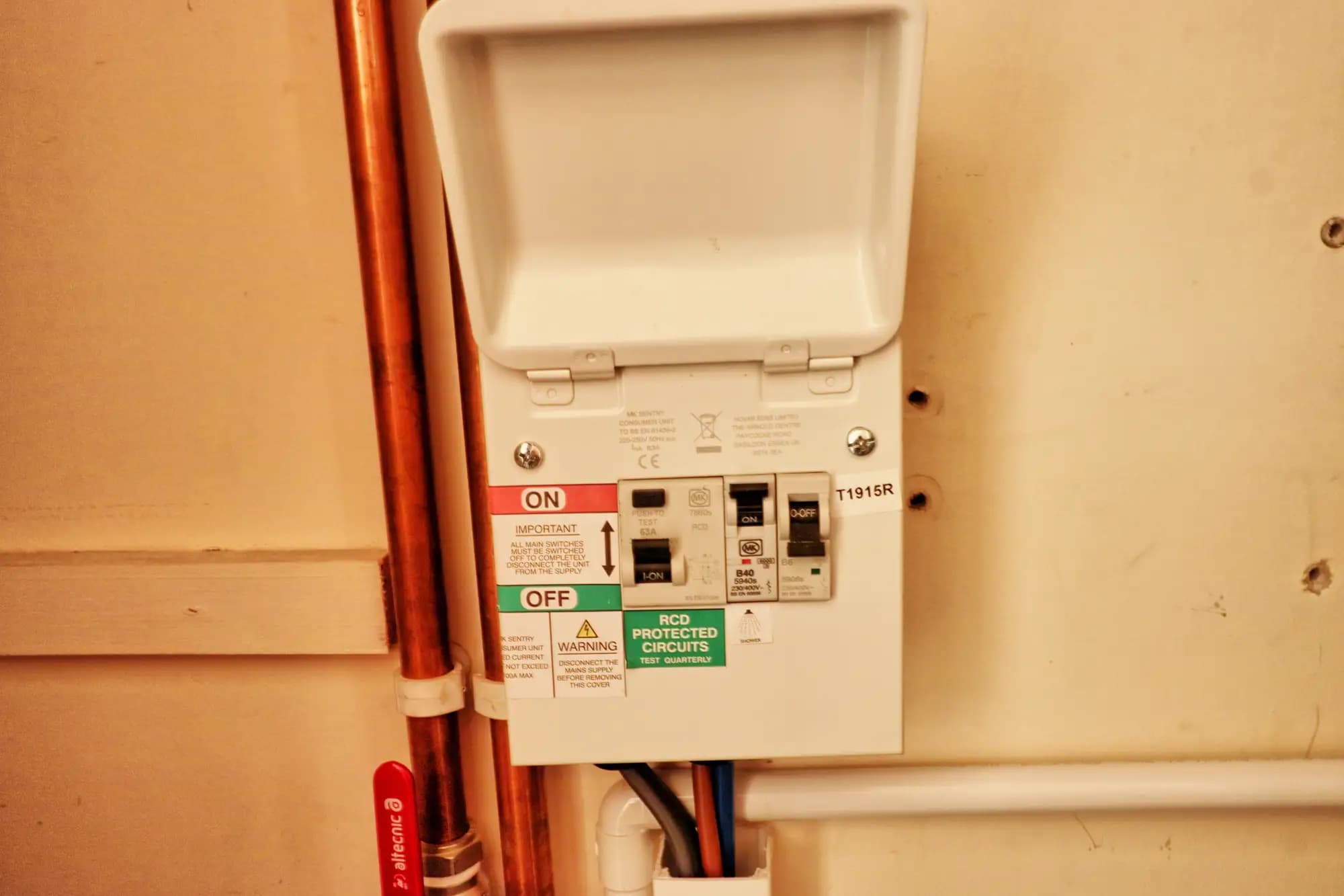 property photo 11 of 17