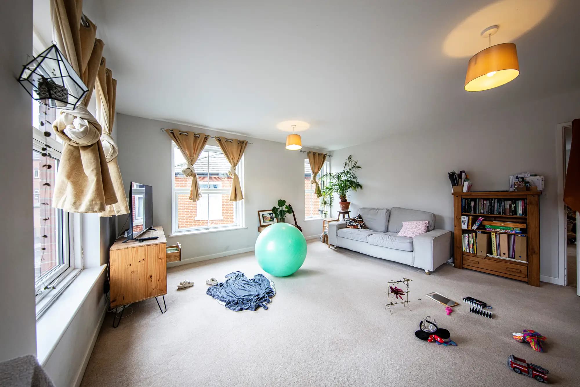 property photo 6 of 16