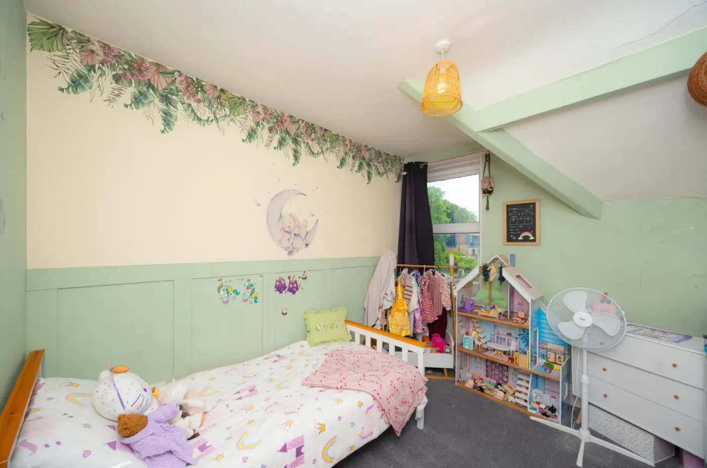 property photo 10 of 34