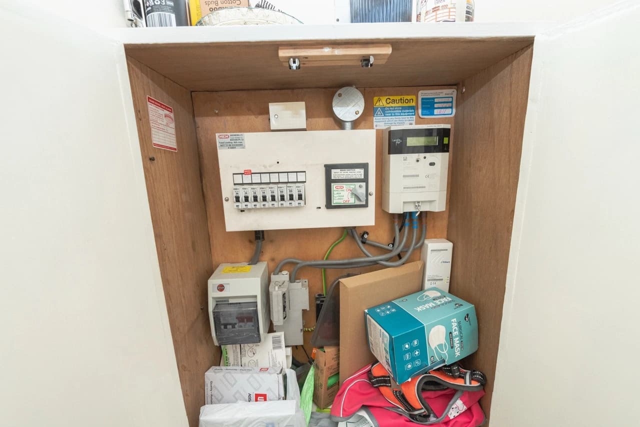 property photo 25 of 32