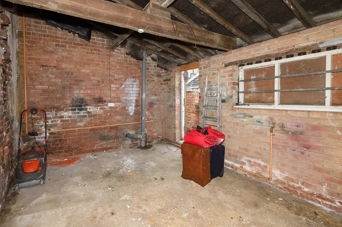 property photo 15 of 20