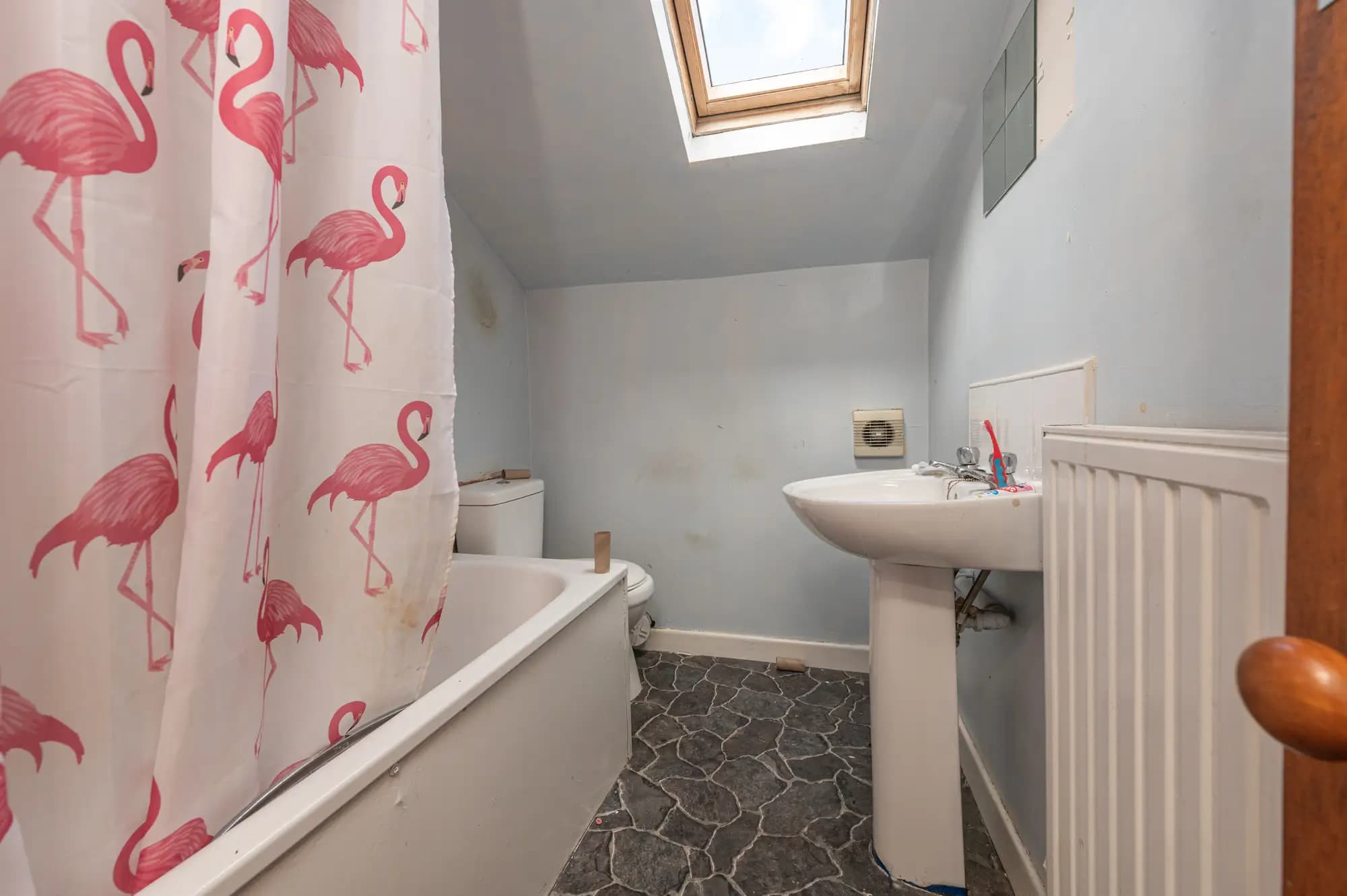property photo 8 of 23