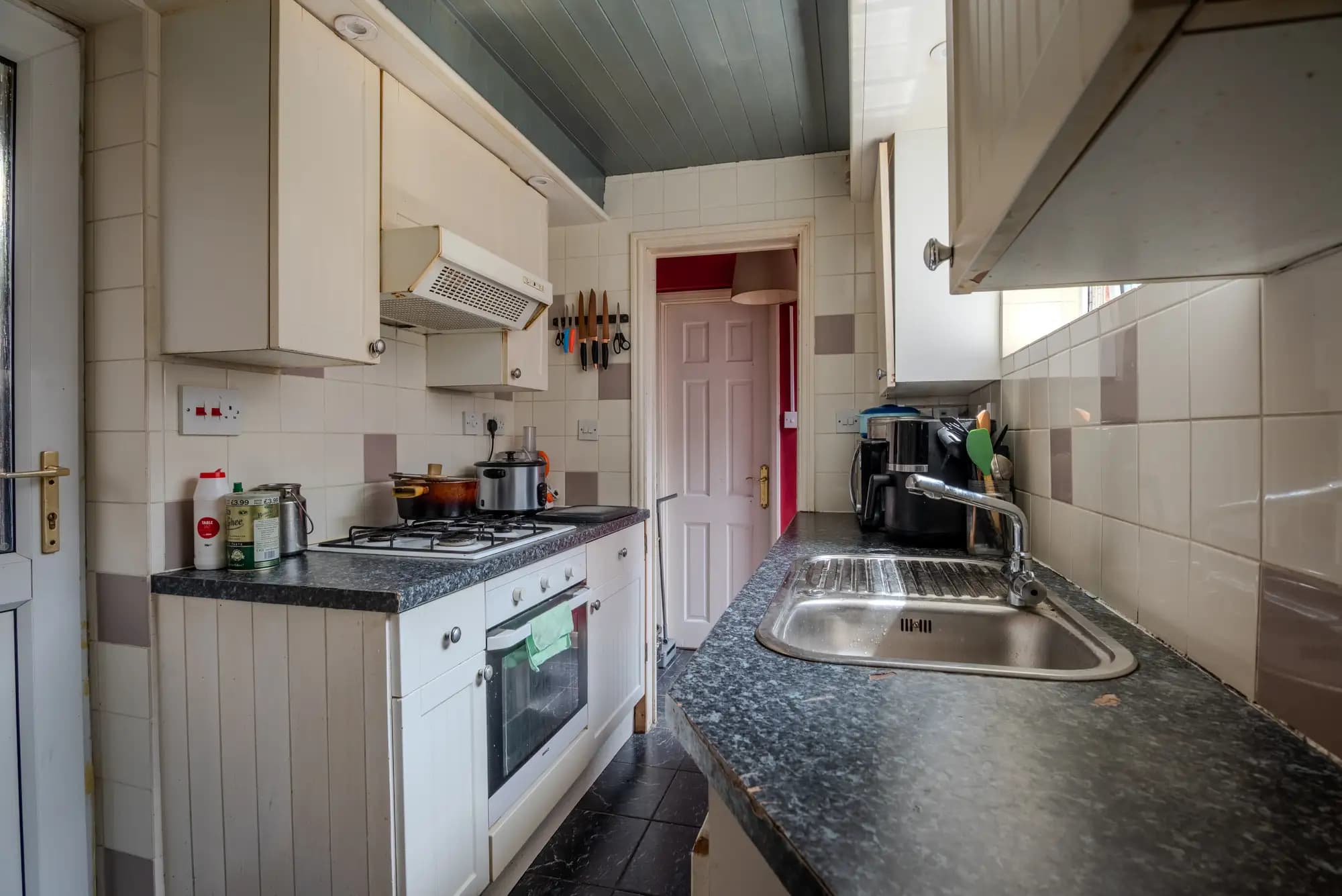 property photo 6 of 19