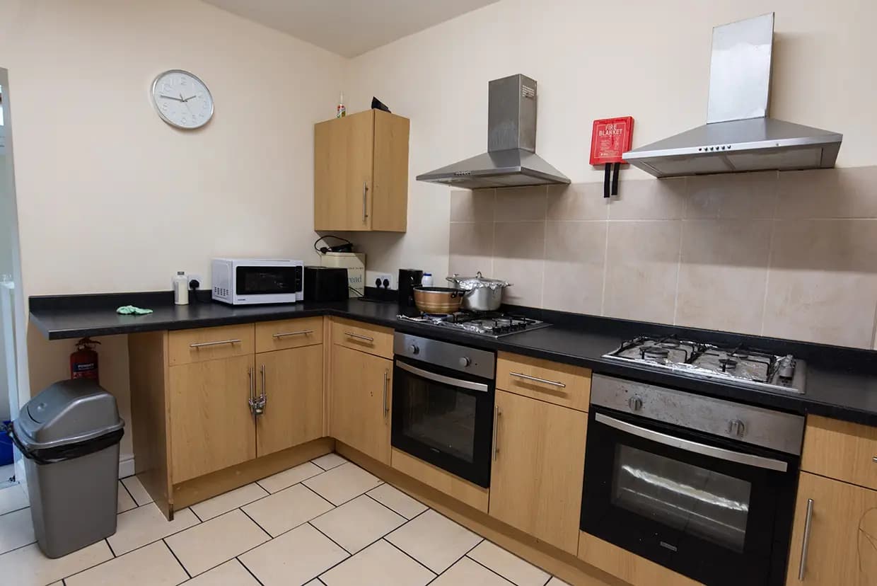 property photo 9 of 40