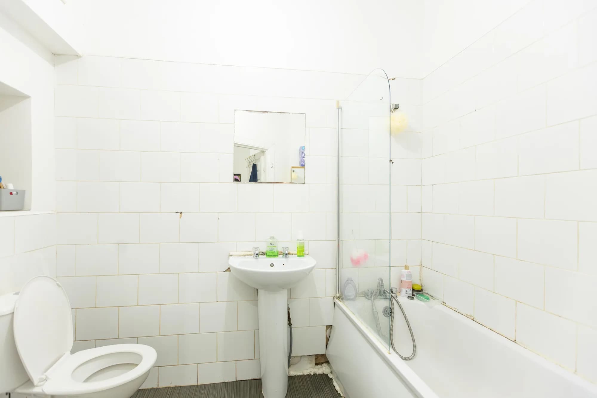 property photo 8 of 17