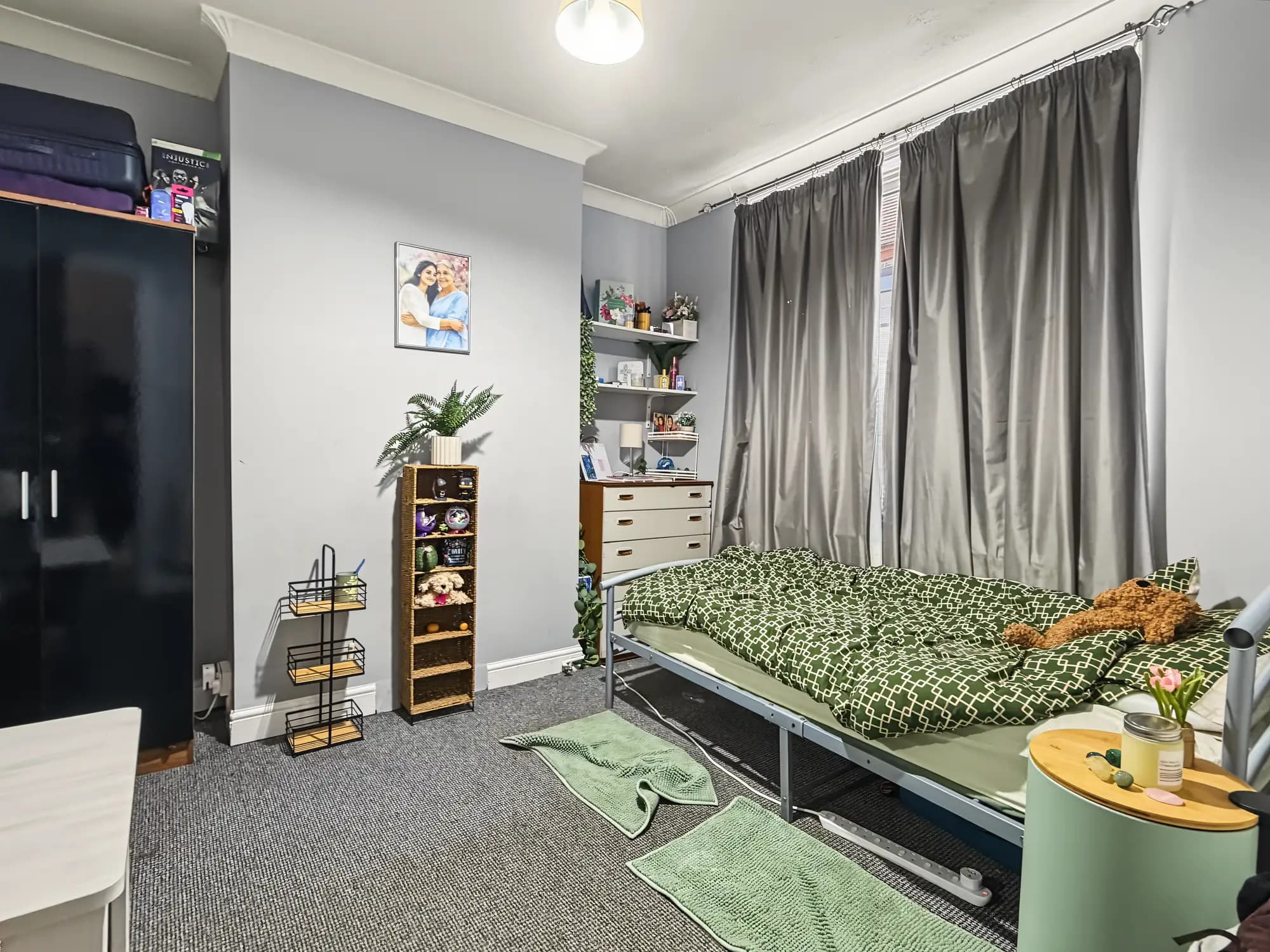 property photo 9 of 18