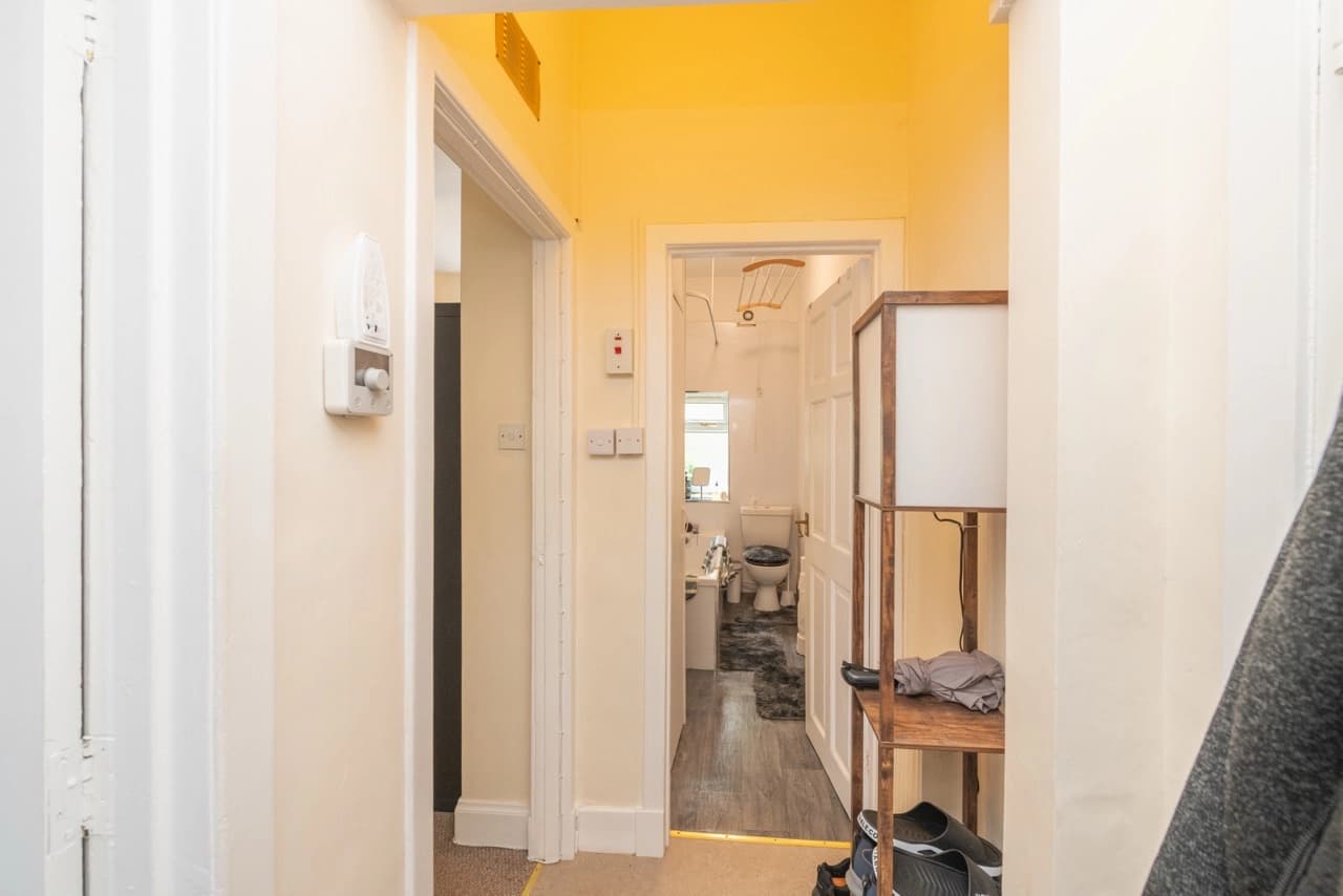 property photo 8 of 18
