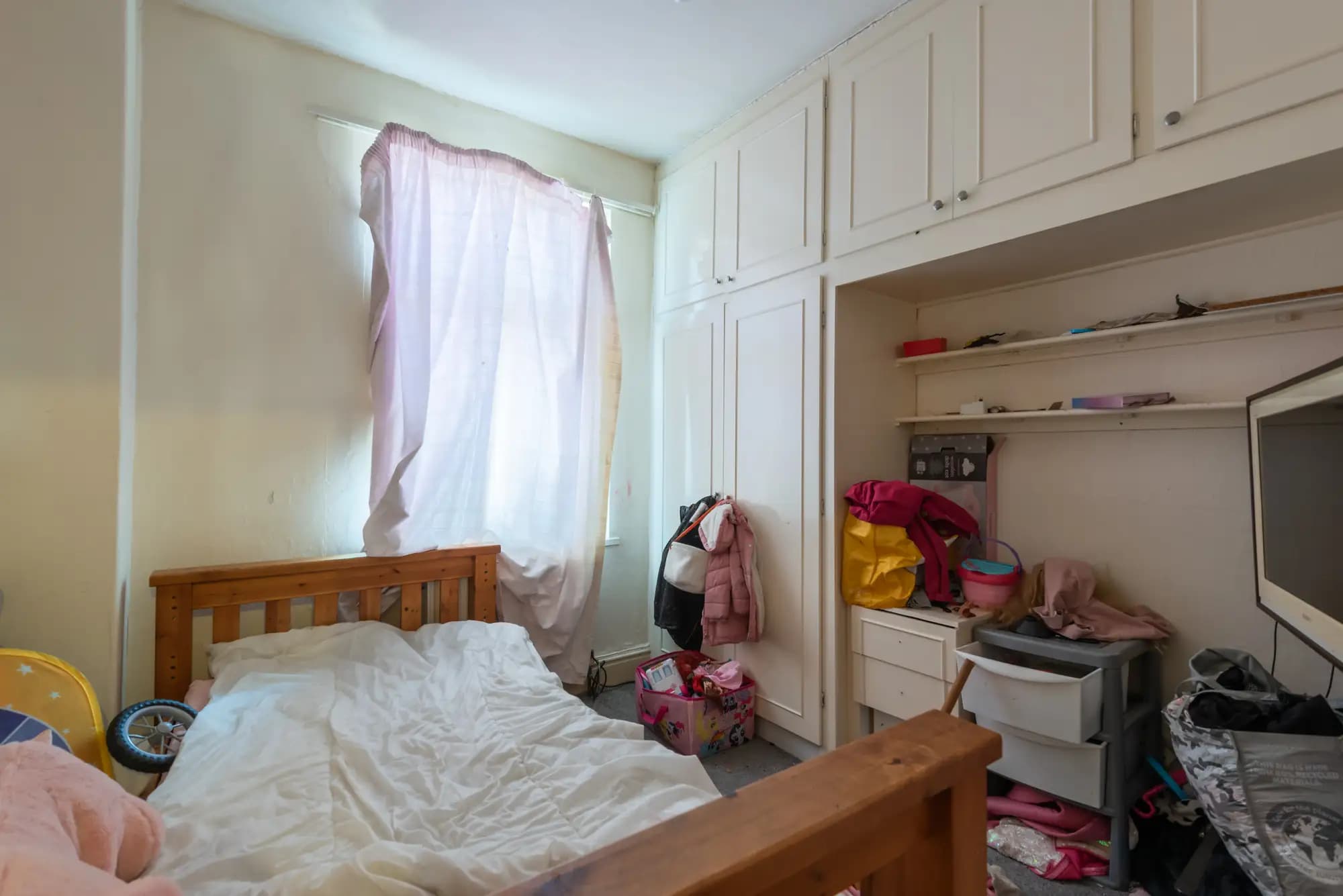 property photo 10 of 17