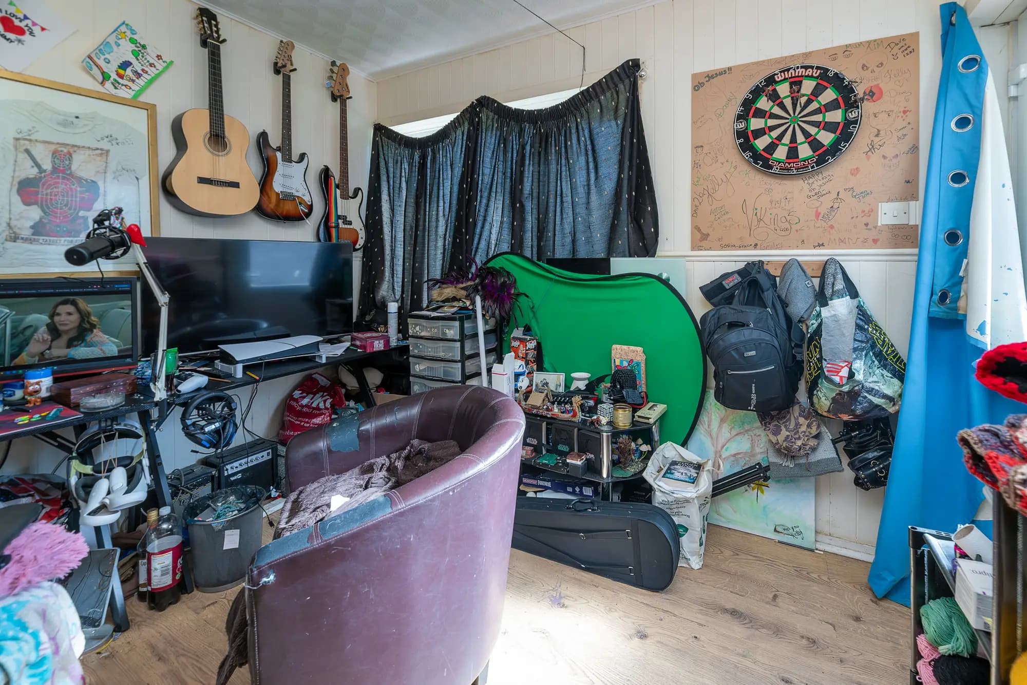 property photo 9 of 22