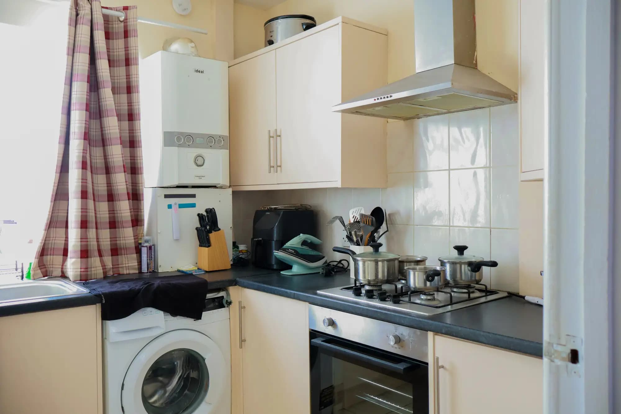 property photo 4 of 17
