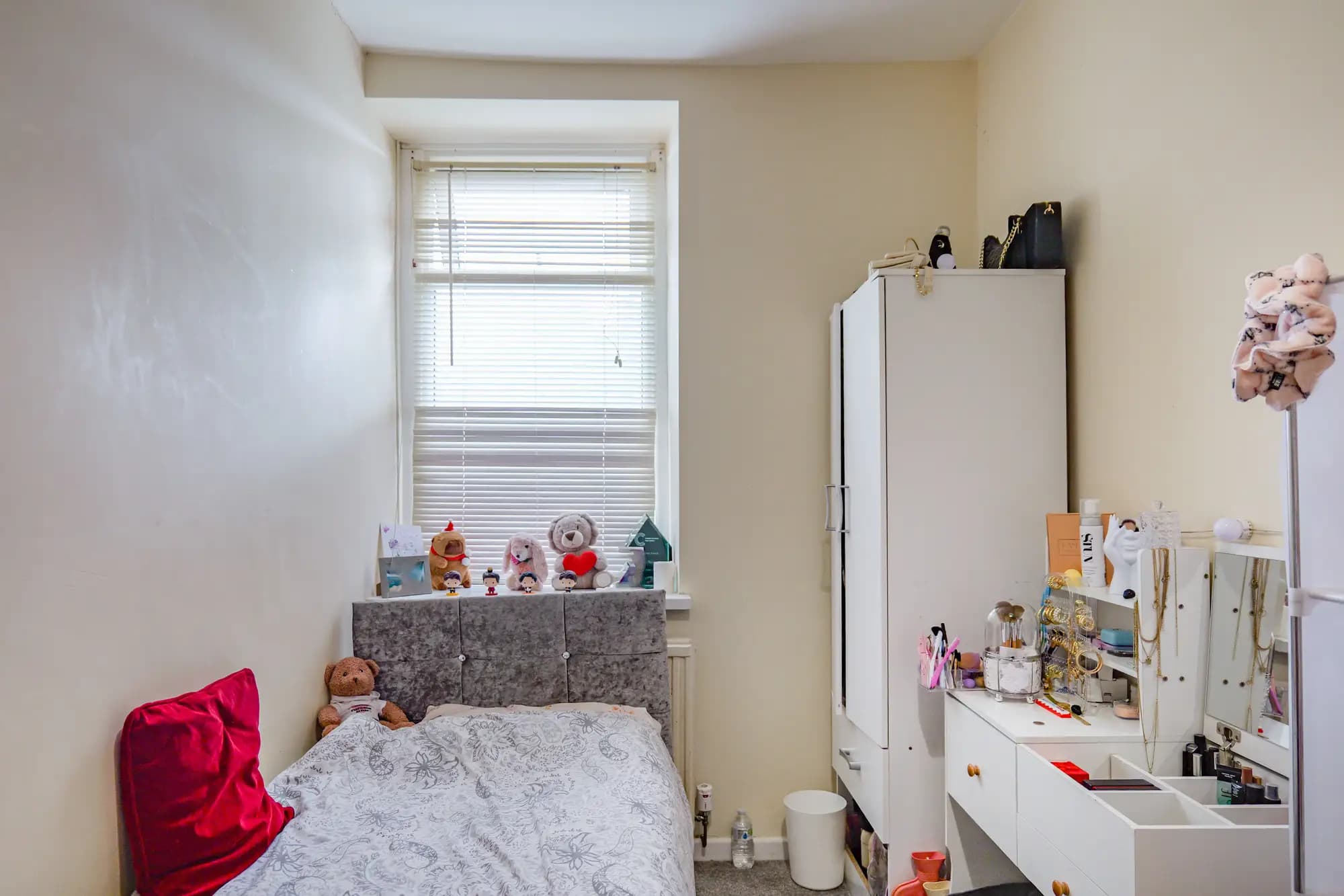 property photo 11 of 15