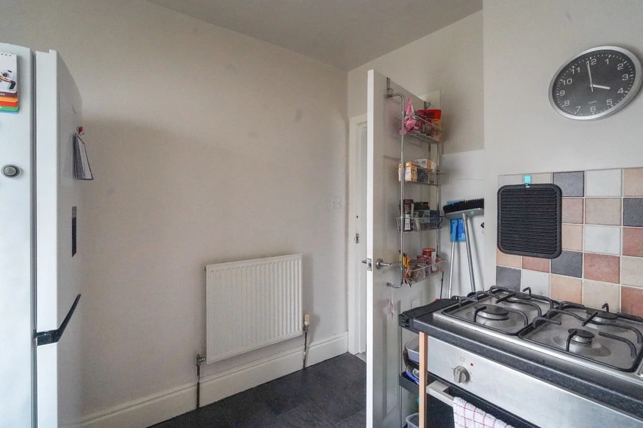 property photo 6 of 22
