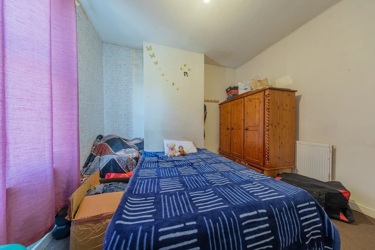 property photo 13 of 23