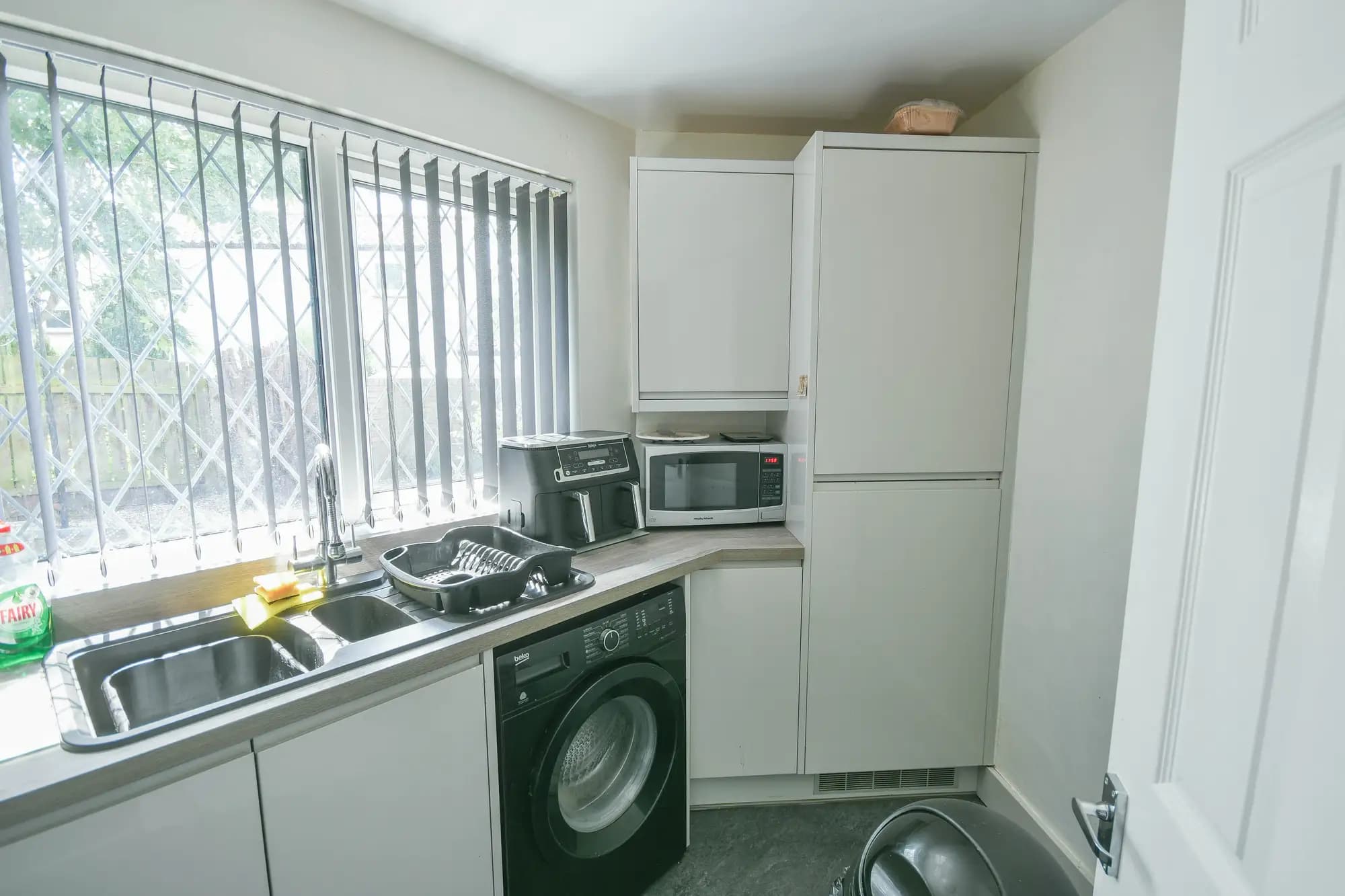 property photo 6 of 17