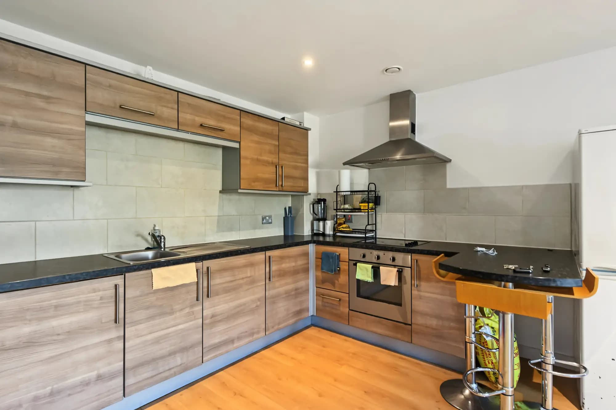 property photo 6 of 13