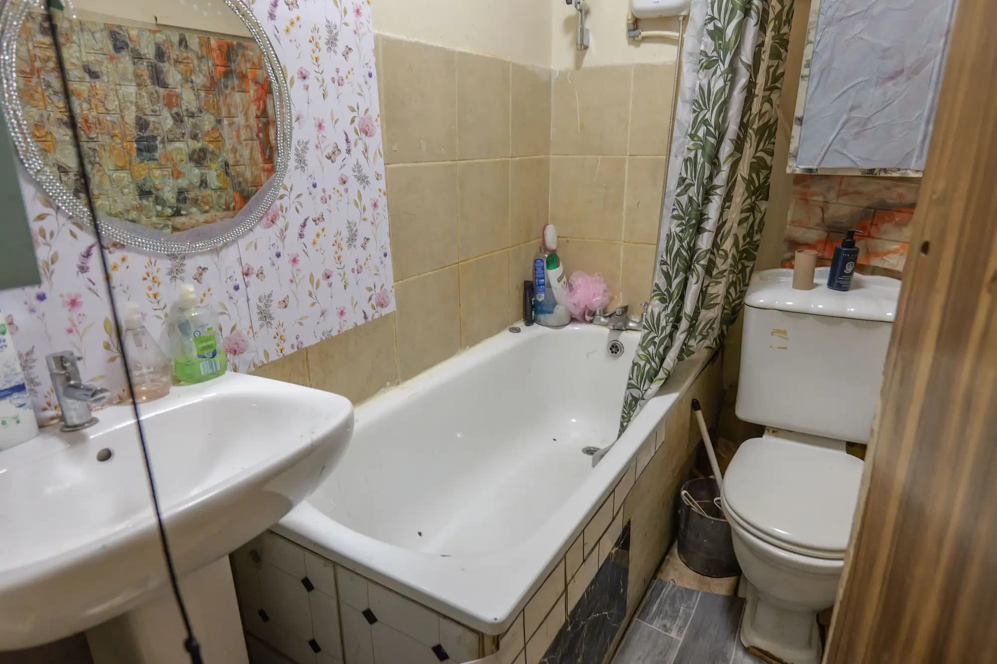 property photo 6 of 19