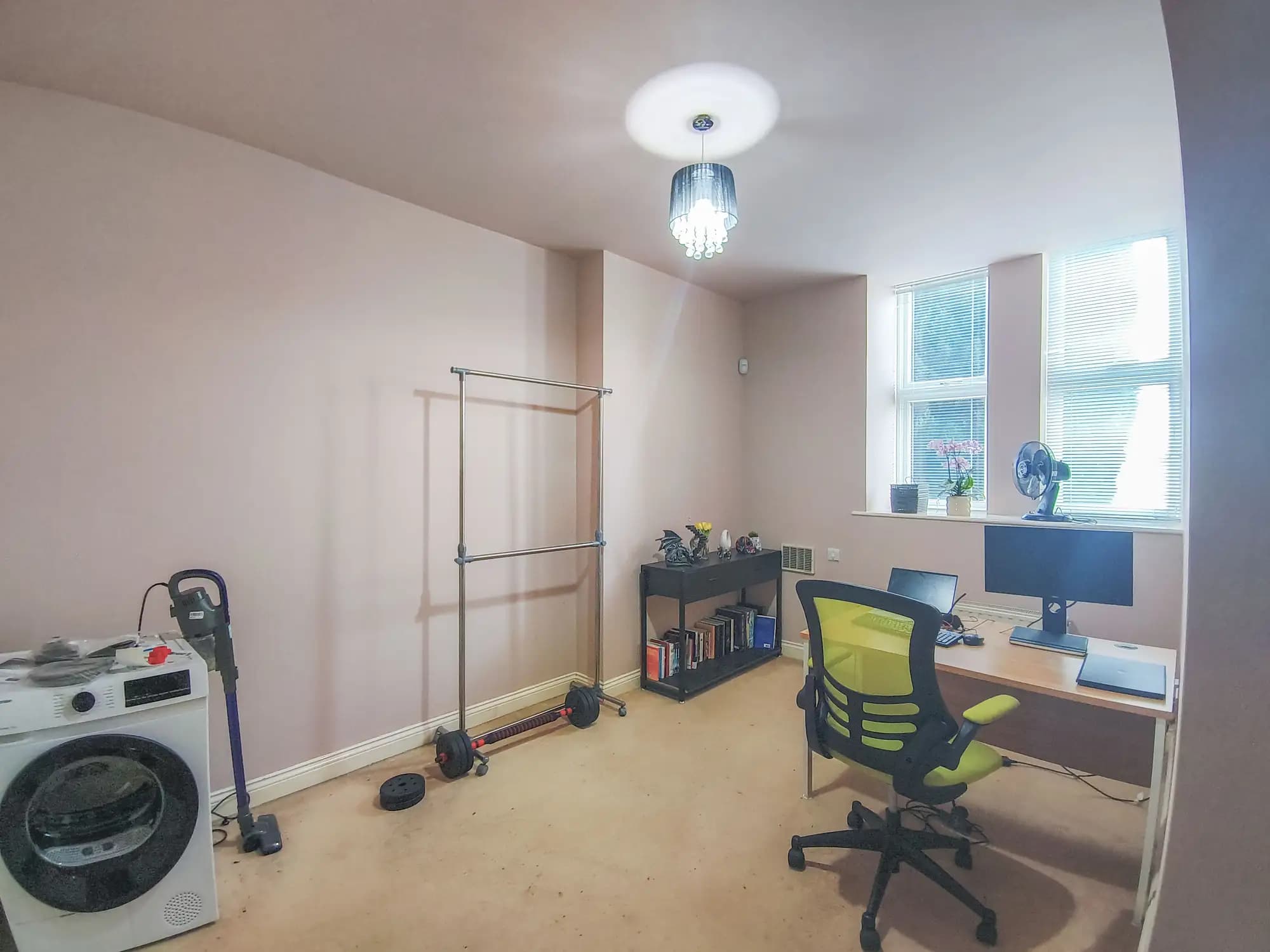 property photo 11 of 16